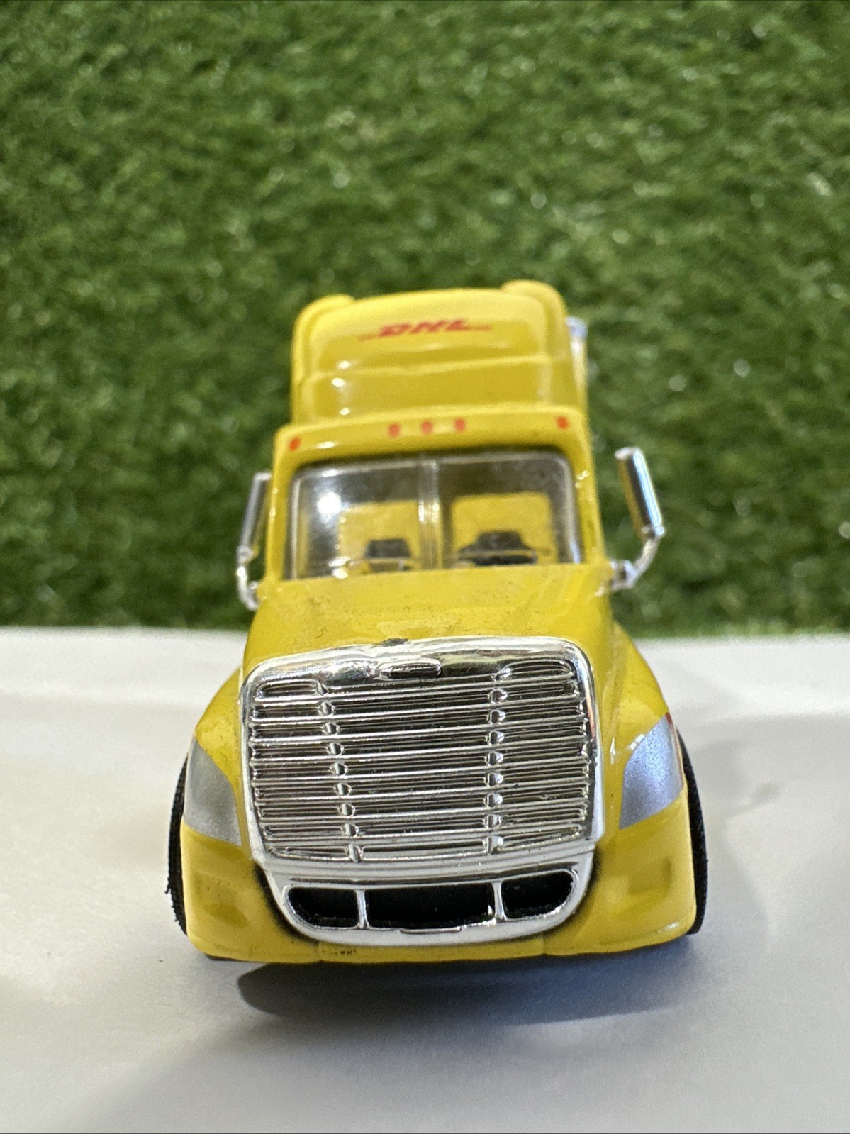 1/87 Scale Trucks N’ Stuff Freightliner Cascadia DHL With 28” DD Double SPT3120
