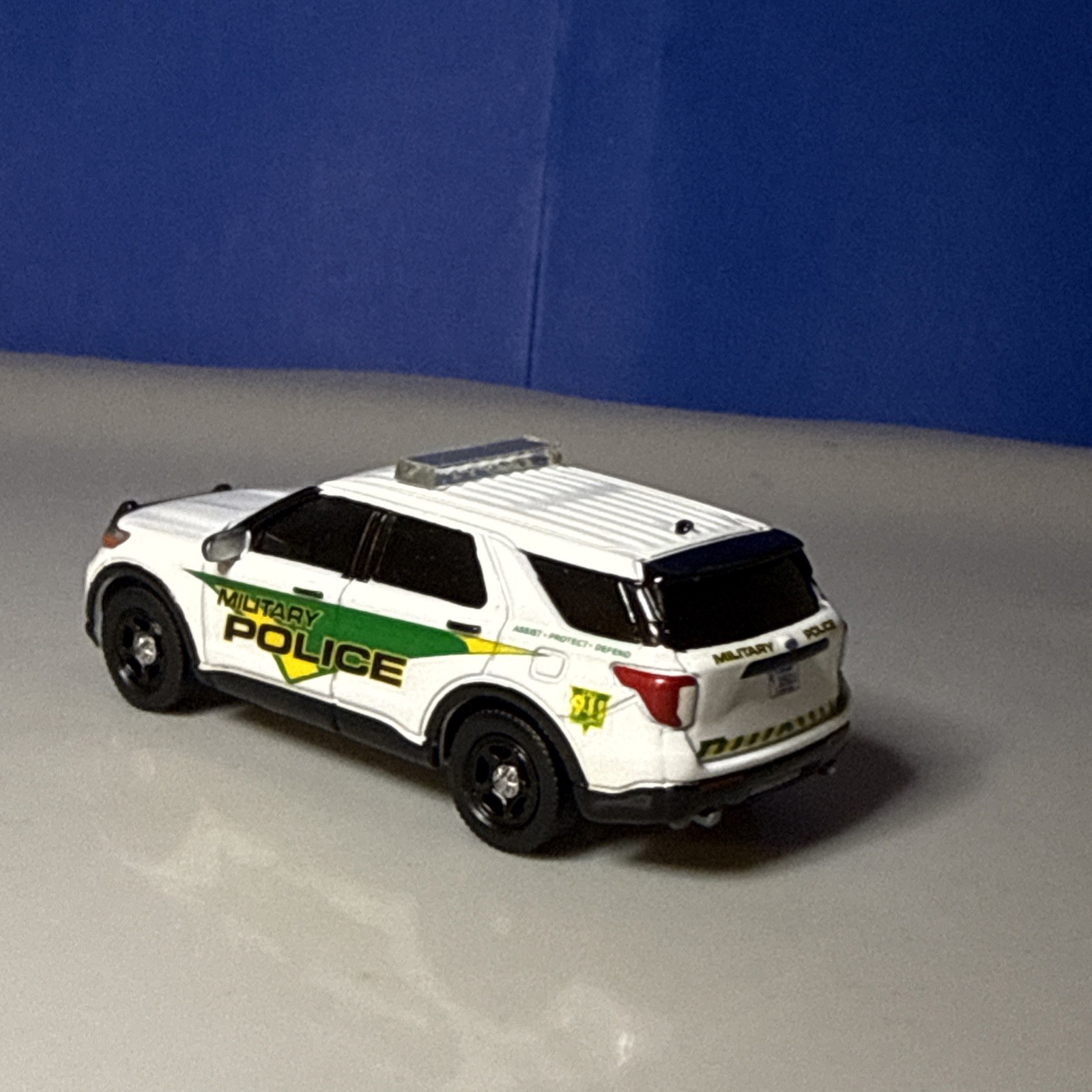 Greenlight 1:64 Ford Explorer Custom US Army Military Police