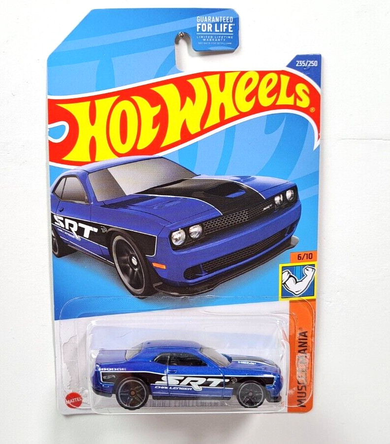 HOT WHEELS 2Pcs / MUSCLE MANIA -’69 Copo Camaro & ’75 Dodge Challenger.