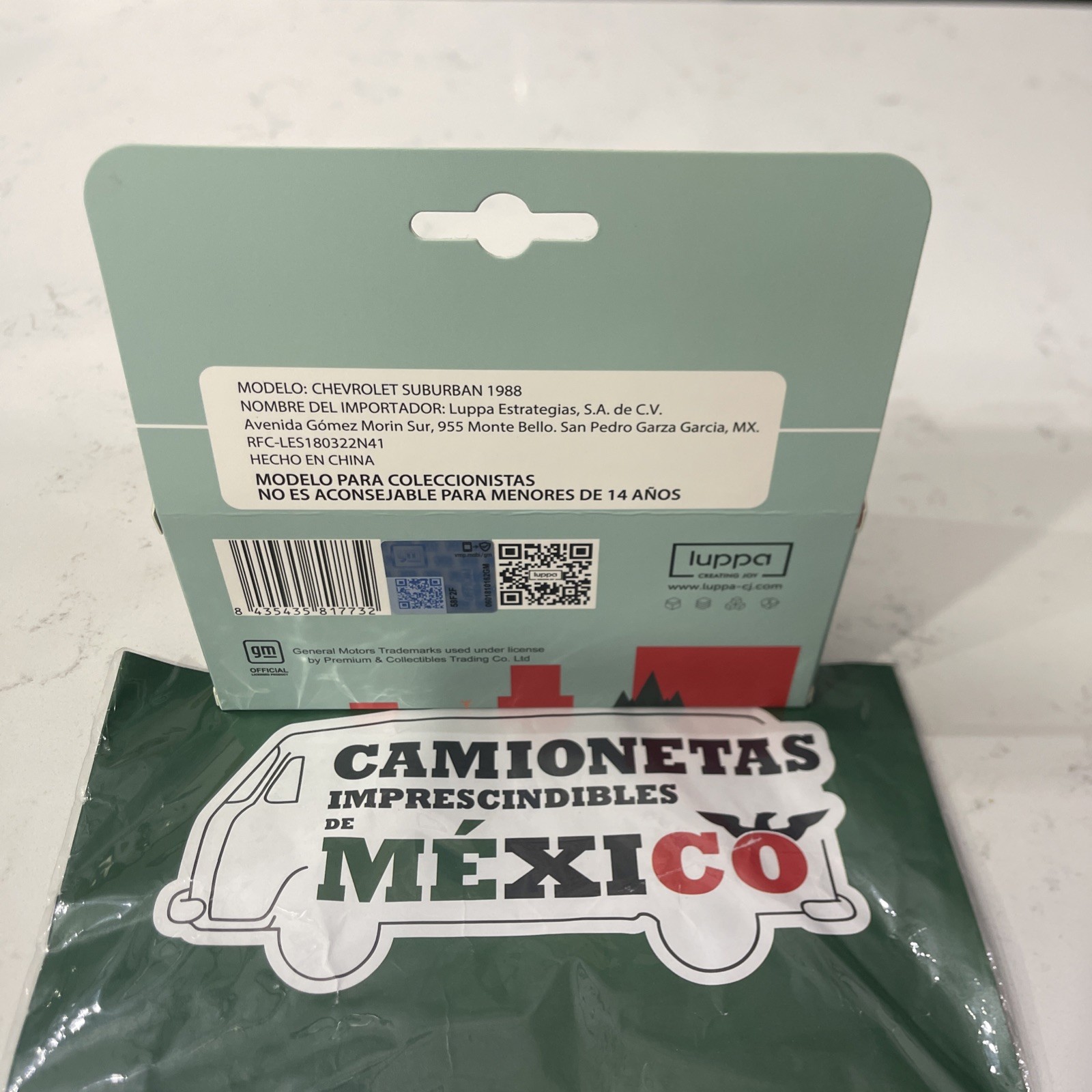 🔥Rare🔥 Chevrolet Suburban (1988) Diecast 1:43 Mexican Cars Brand new in Box