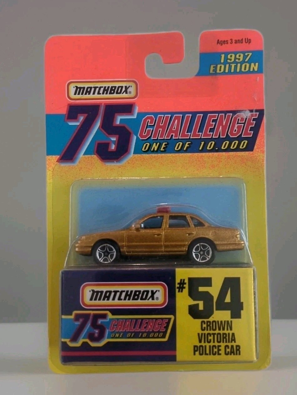 1996 DIECAST GOLD MATCHBOX UNOPENED SEALED PACKAGE CROWN VICTORIA POLICE CAR 54