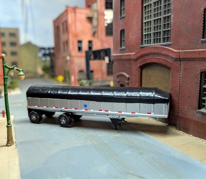 1/87 HO Scale Custom Built Tandem Spread Axle Covered Axle Dump Trailer.