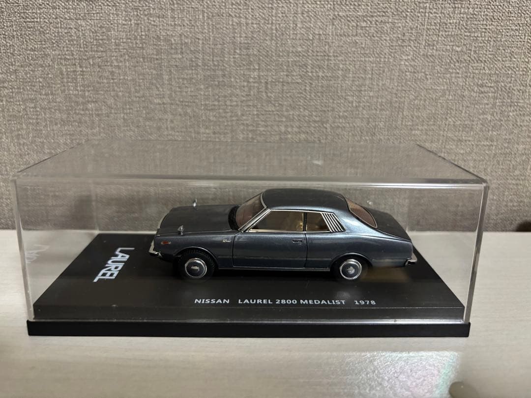 1/43 LA-X Nissan Laurel 2800 Medalist 2 Door Hard Top Grey 327552