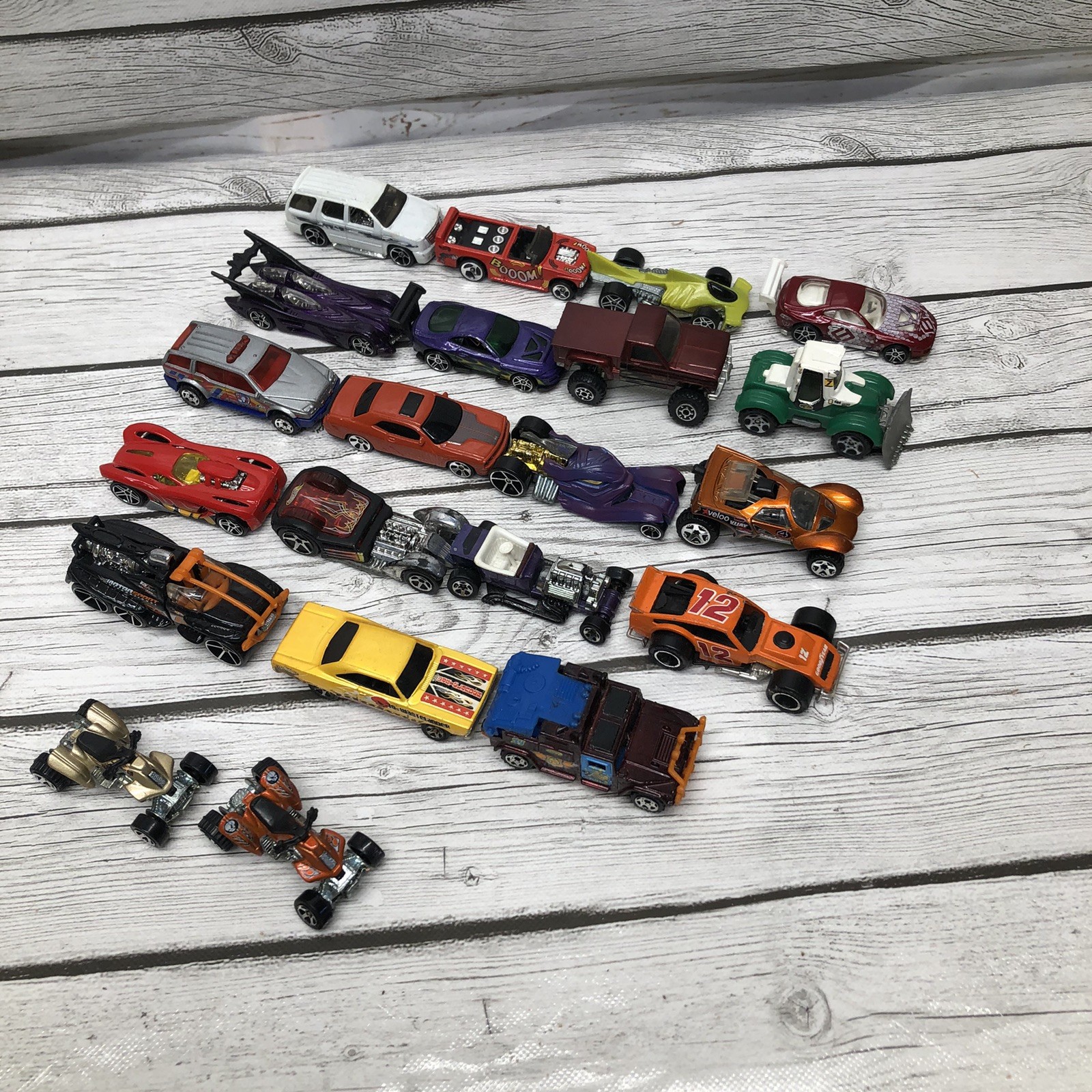 MIXED LOT OF 21 LOOSE Hot Wheels plus Other Cars