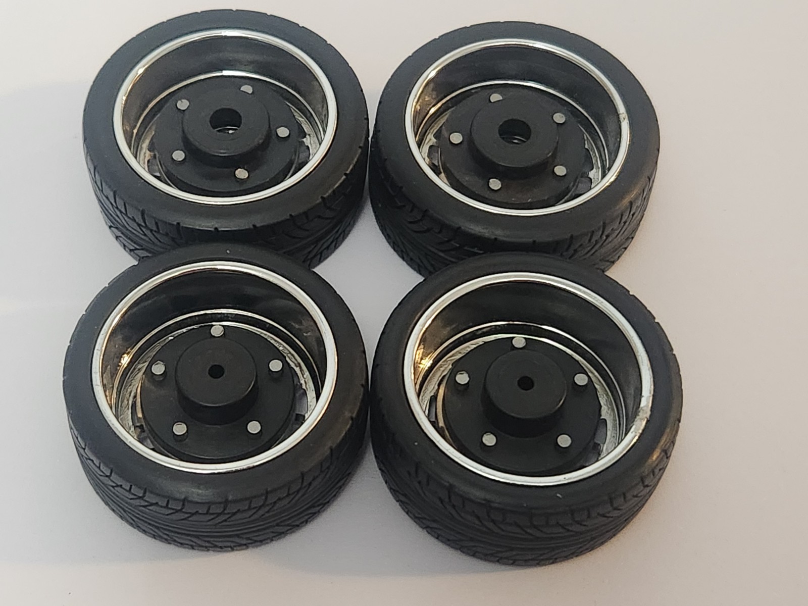 1/18 ACME Street Fighter 18″ Wheel & Tire Set-A1805222W