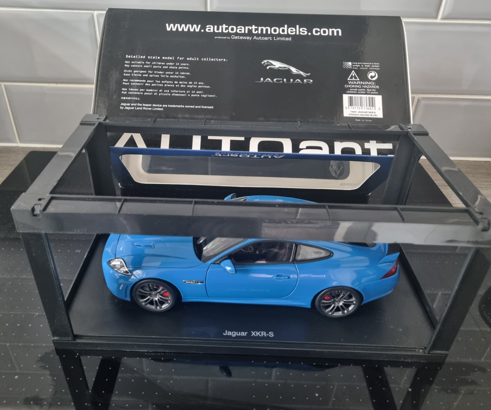 Jaguar 73641 XKR-S French Racing blue Auto Art models 1:18