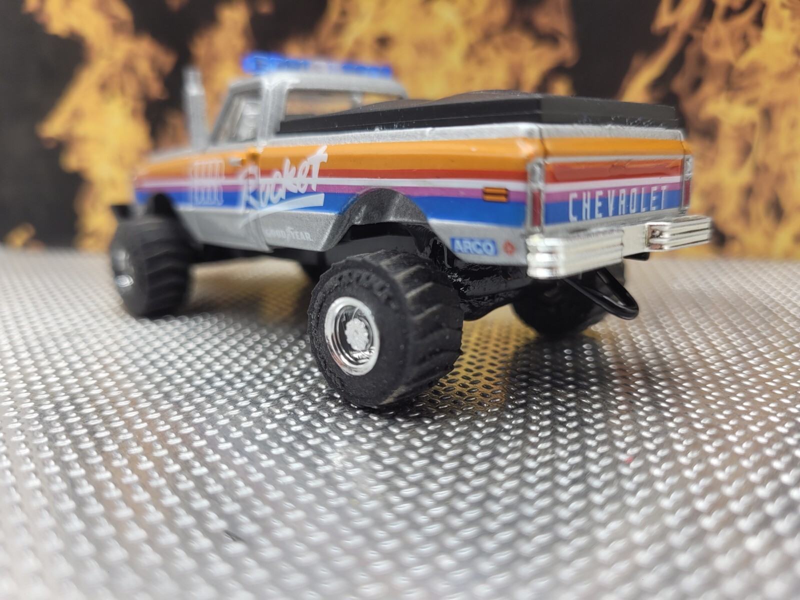 CUSTOM BUILT 1:64 C10 GreenLight 1970 HOTROD PULLING TRUCK puller CHEVEROLET USA