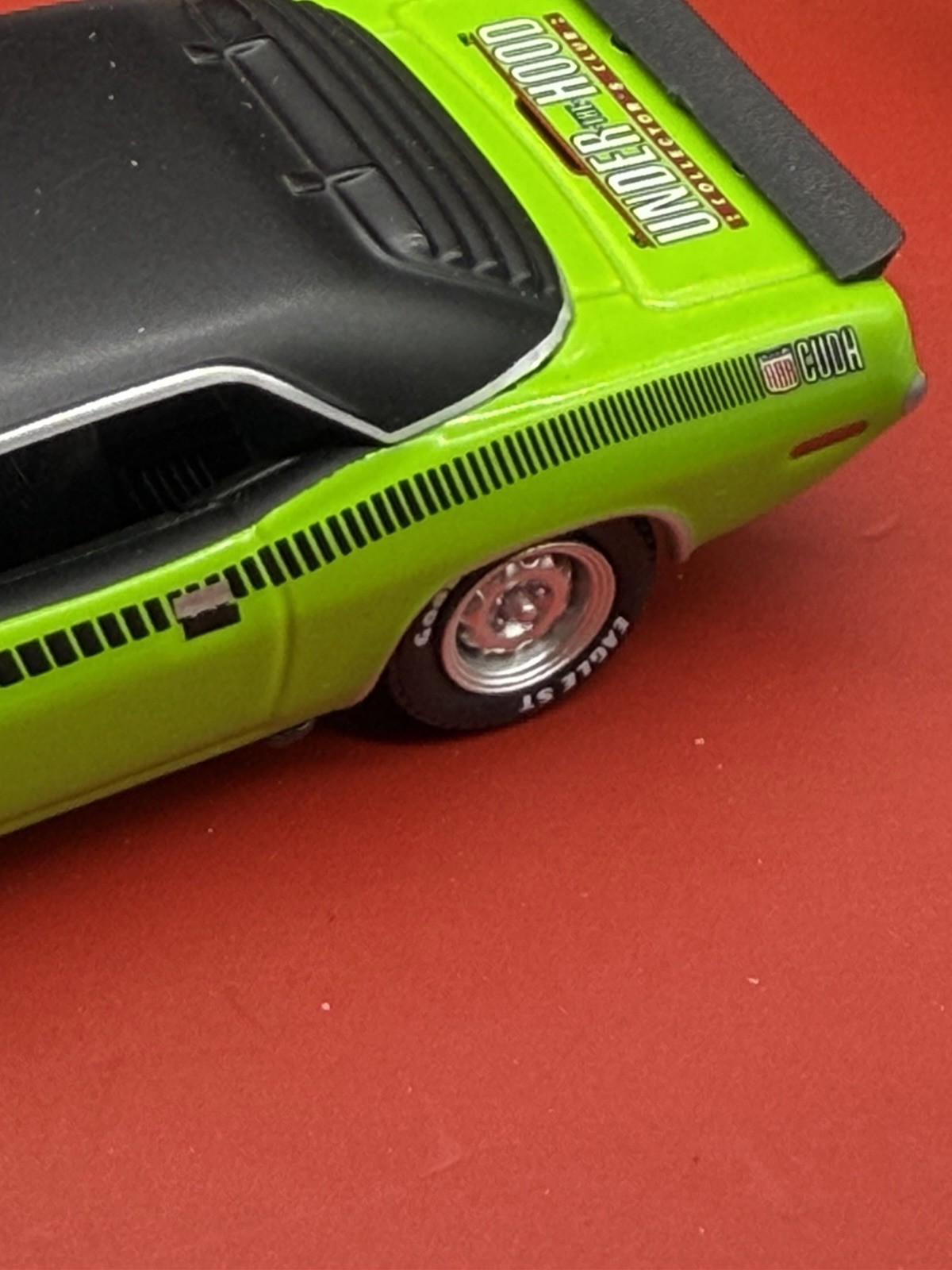 Greenlight Under The Hood Plymouth Cuda W/Uth Keychain+ Other GL Mopar Cars1:64