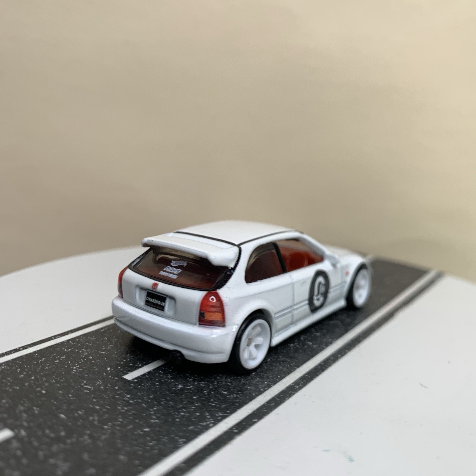 Hot Wheels Premium Boulevard #73 ’99 Honda Civic Type R EK9 Hatch White 1:64 NM