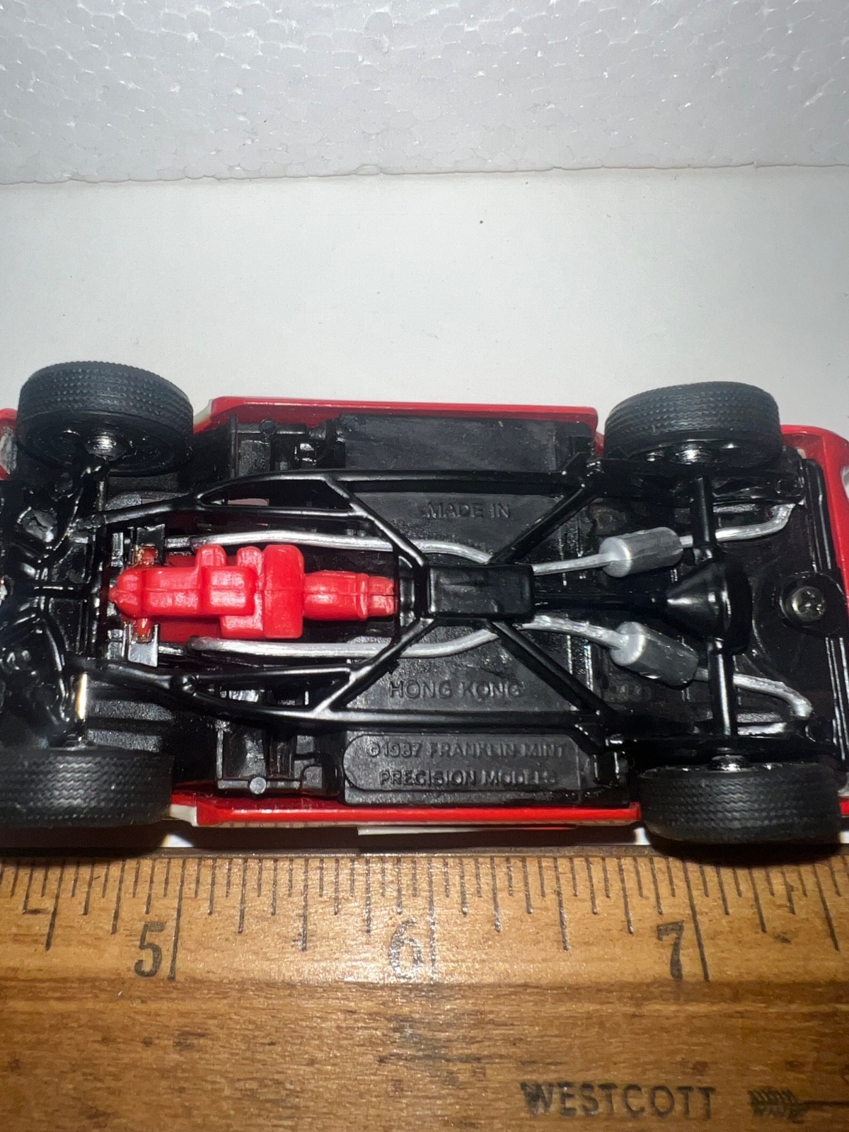 FRANKLIN MINT 1957 CORVETTE 1:43 SCALE WITH REMOVABLE TOP AND BOX