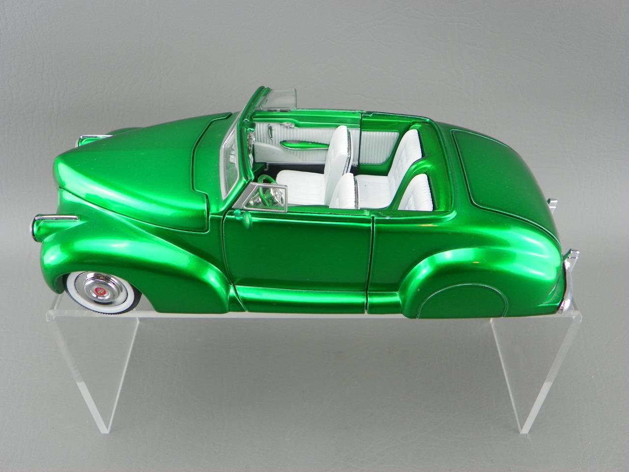 Jada Diecast 1:24 Rick Dore Metallic Green 1940 Pontiac Business Coupe Model Car