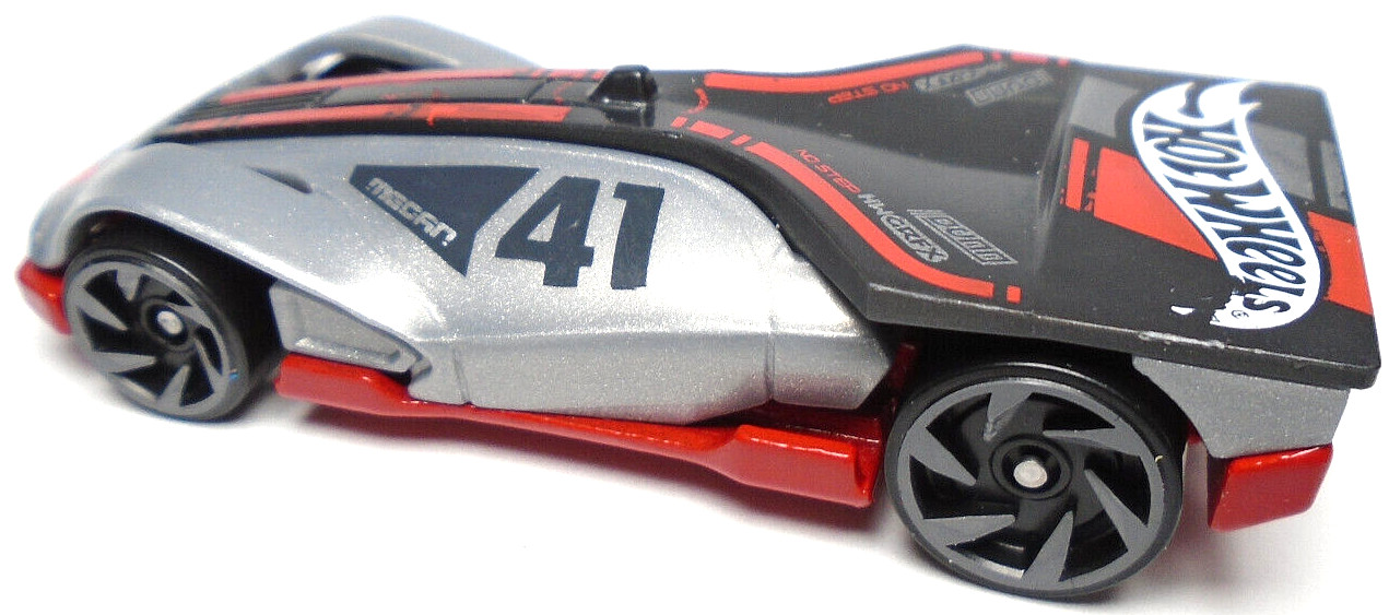 2022 HOT WHEELS ROLLIN’ SOLO #41 SILVER & BLACK 1:64 DIECAST 2 5/8″ CAR W/ RED