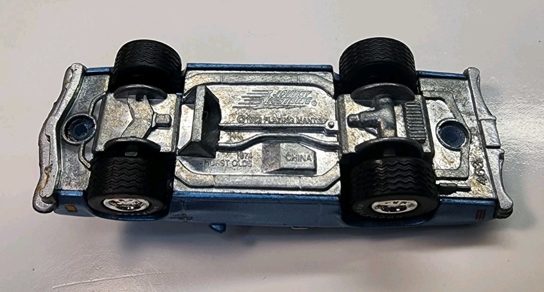 Johnny Lightning Blue 1974 Hurst Olds 442 W-30 Convertible 1/64 Diecast