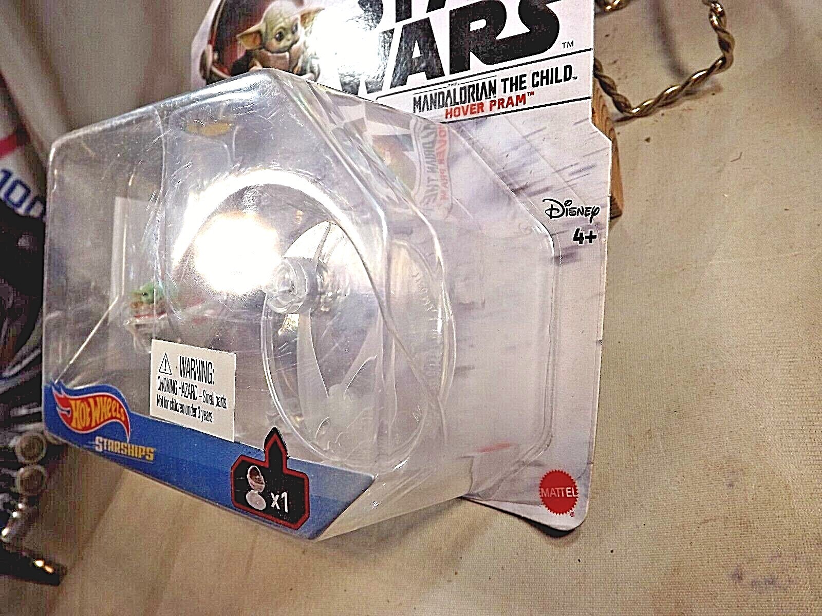 2020 Hot Wheels Star Wars Starships MANDALORIAN THE CHILD – HOVER PRAM w/Stand