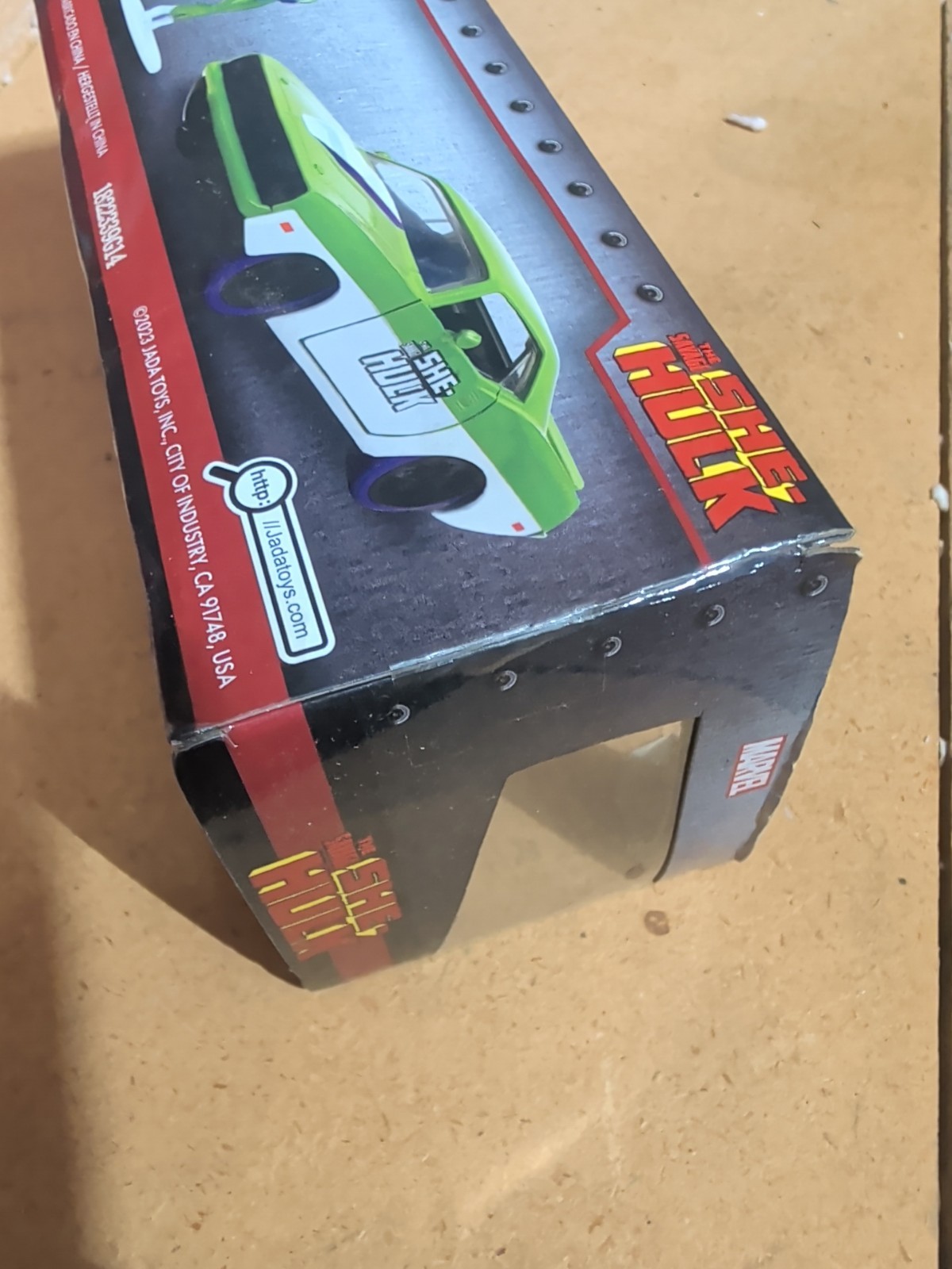 Jada Toys Hollywood Rides: Marvel “She-Hulk” & 73 Plymouth Barracuda 1/32 Scale
