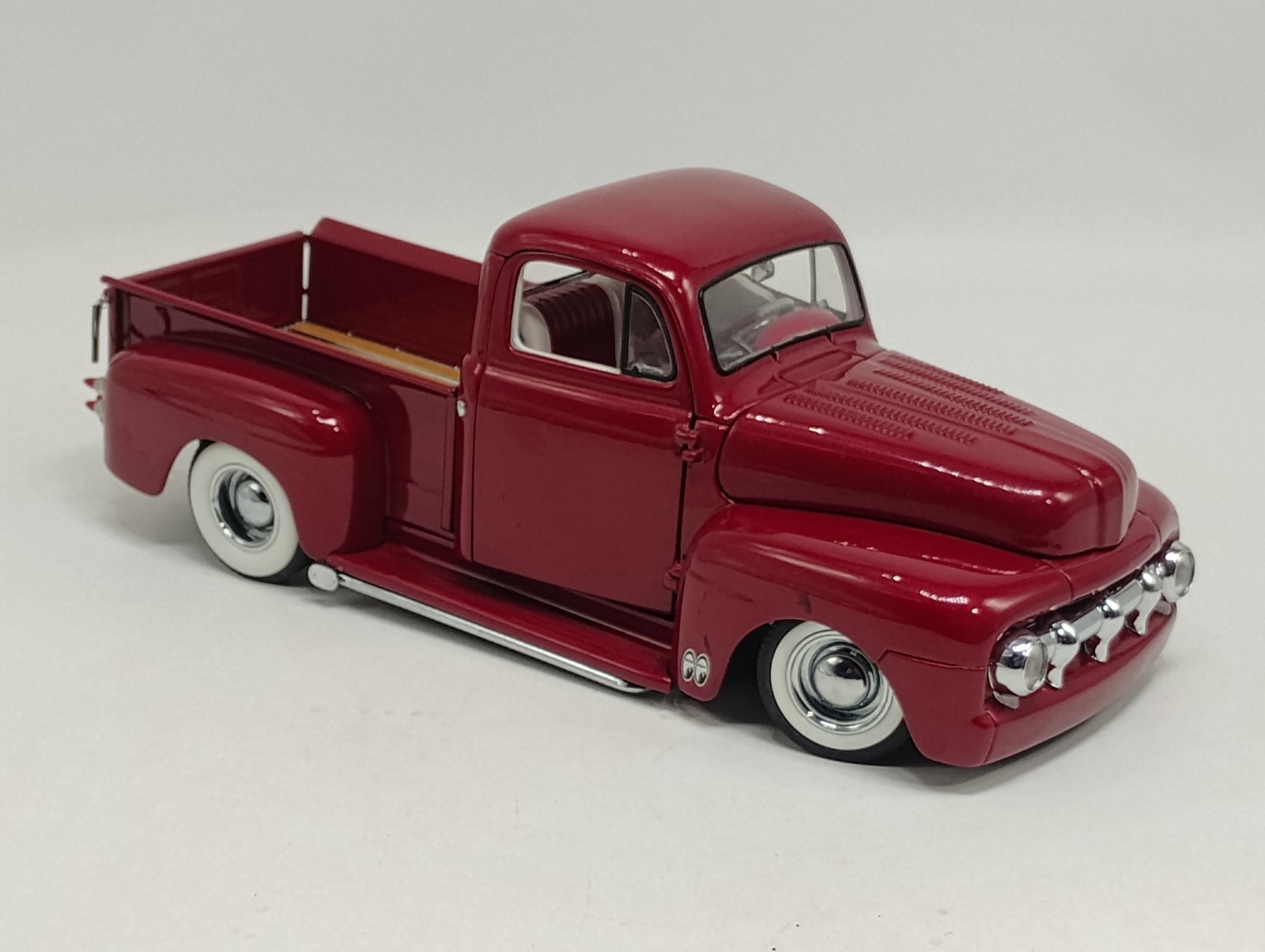 Danbury Mint 1:24 Scale Deep Metallic Red 1951 Ford F-1 Custom Pickup