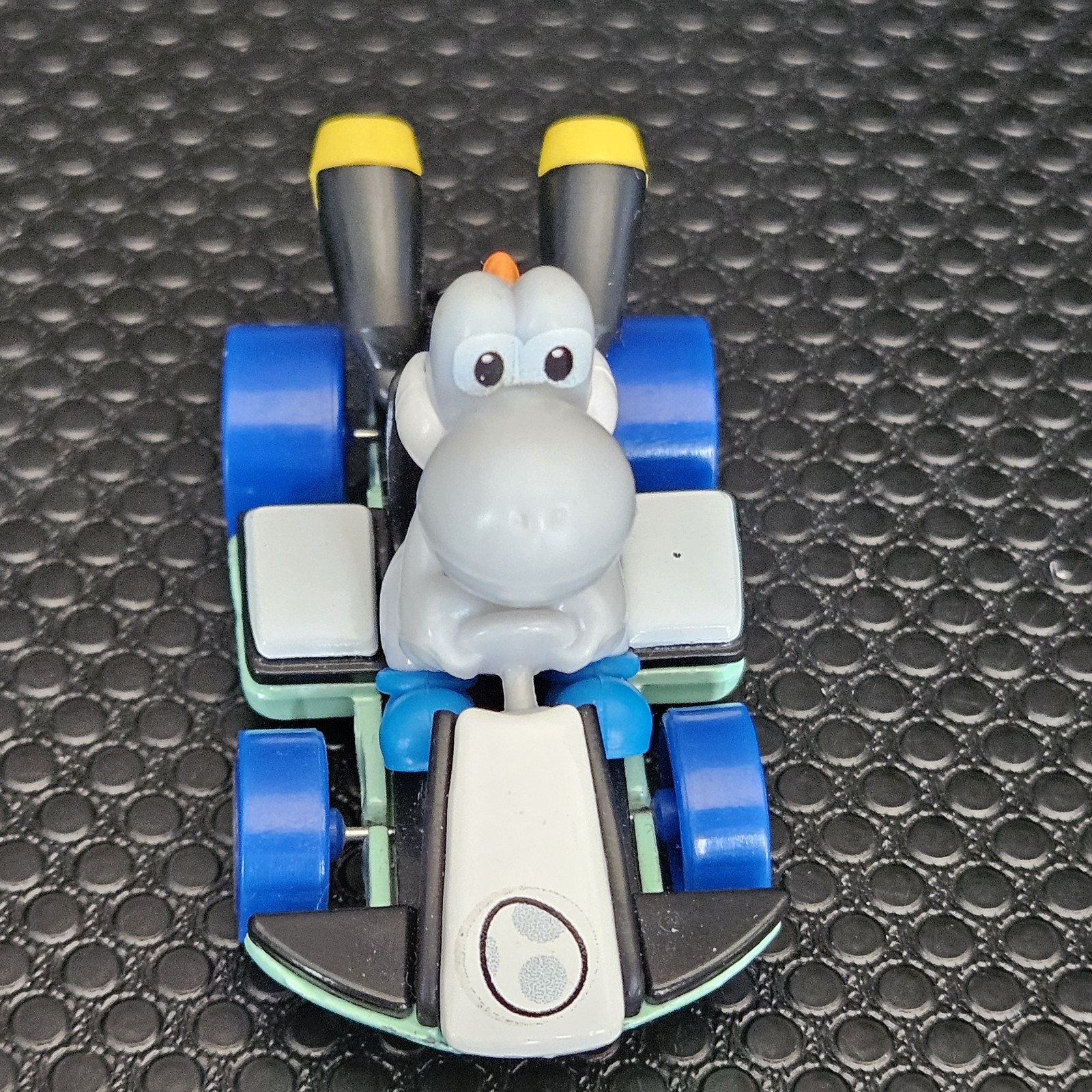 Hot Wheels Mario Kart WHITE GRAY YOSHI Diecast Car NO EGG Surprise Paint Wear