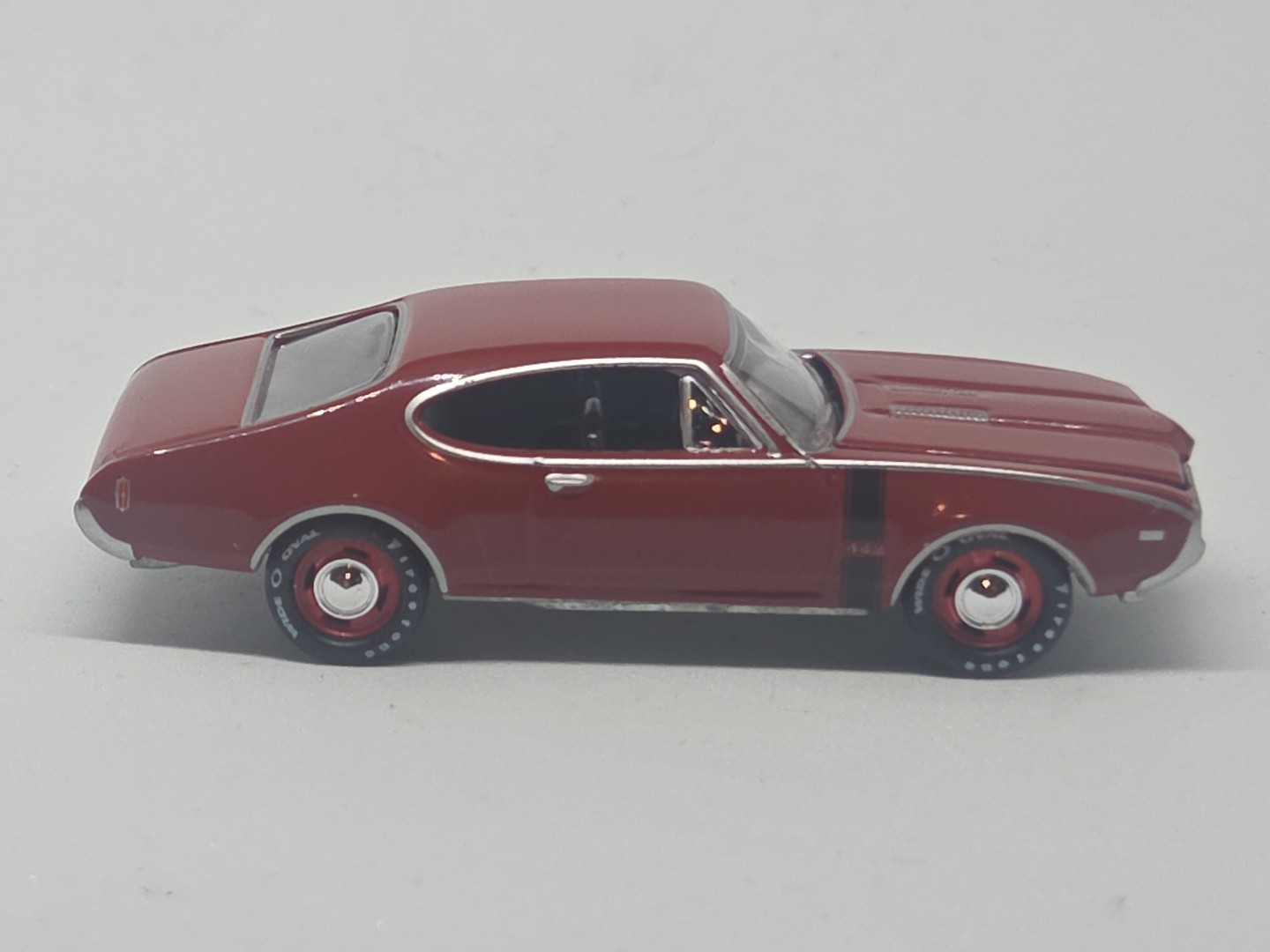 1968 ’68 OLDS OLDSMOBILE 442 W30 COLLECTIBLE 1/64 SCALE LIMITED EDITION RED