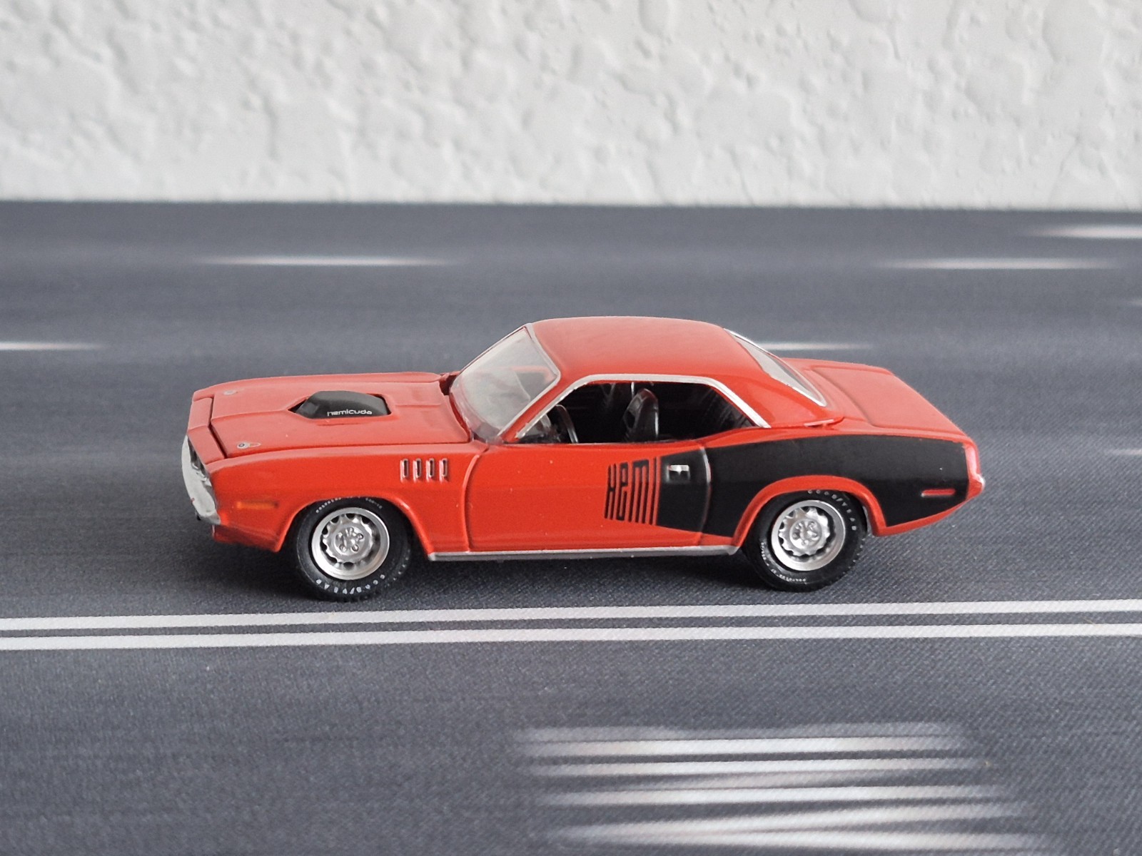 Plymouth HEMI Cuda 426 HEMI 50th Anniversary Limited Edition Orange 1/64