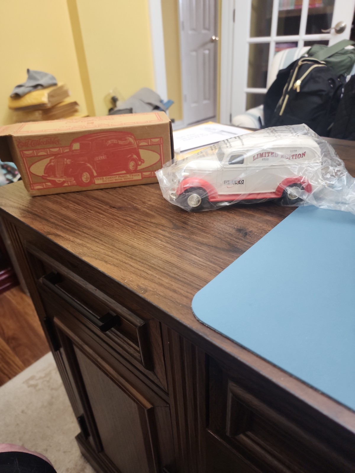 Ertl 1938 Chevy Panel Truck (443)