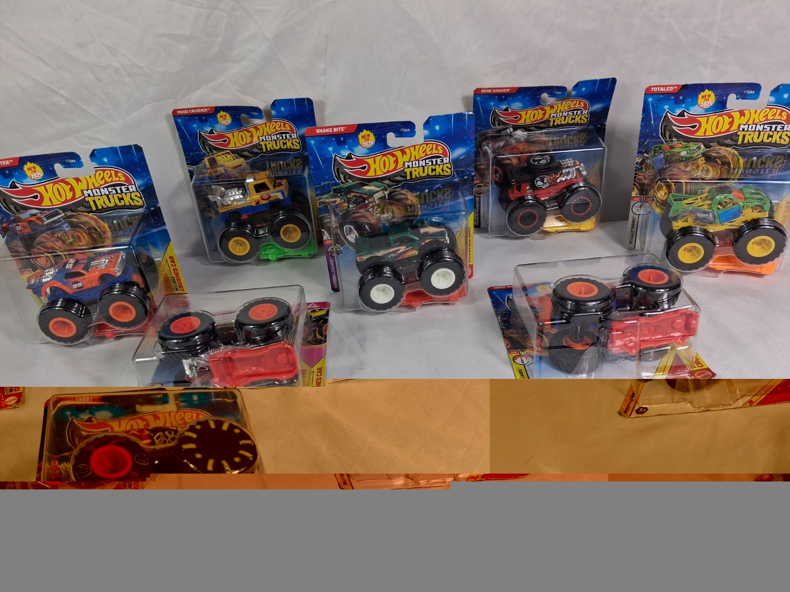Hot Wheels Monster Trucks Lot of 8 Bone Shaker Snake Bite Hood Crusher…