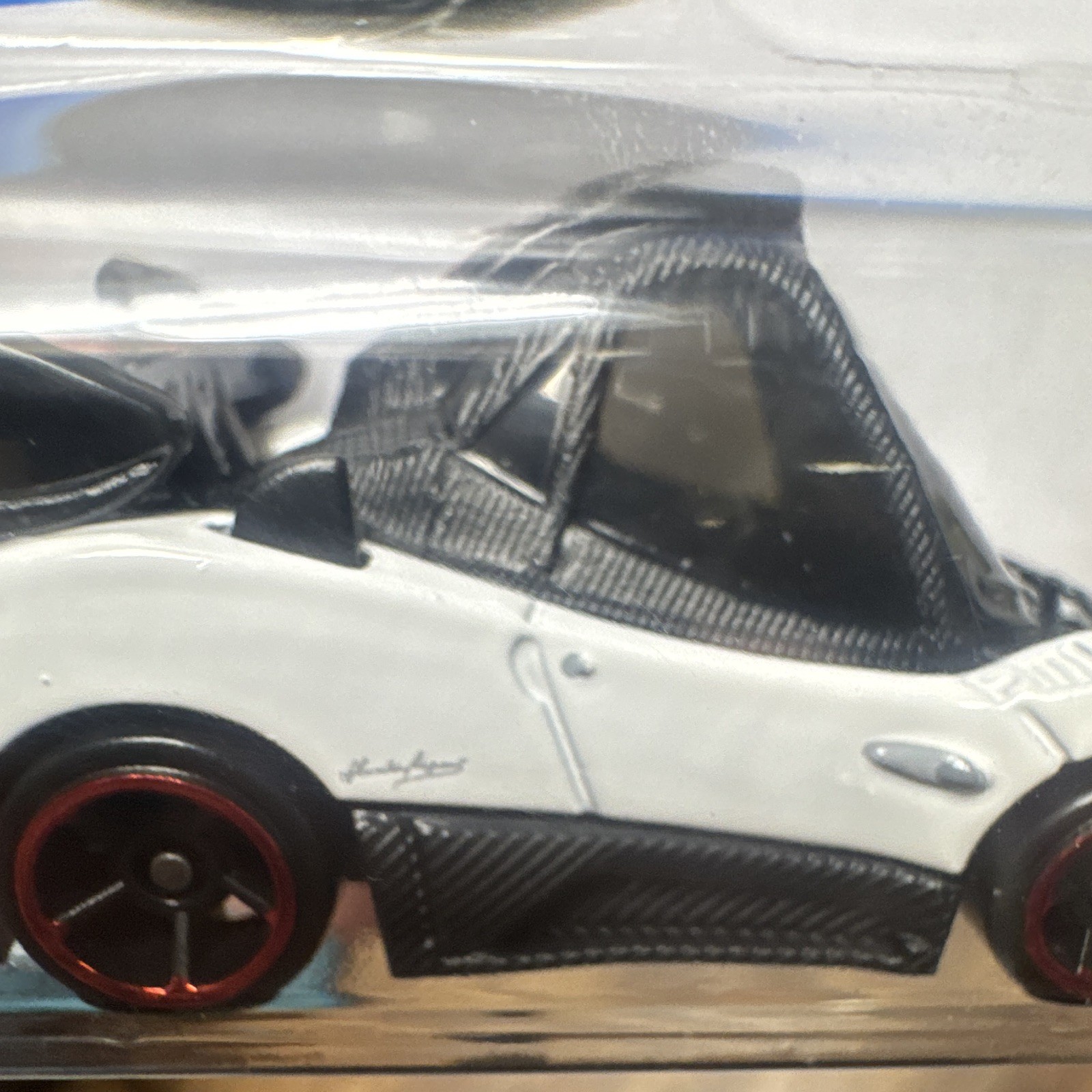 Hot Wheels Exoticars Pagani Zonda Cinque 1:64 White/Black Diecast Car 2026