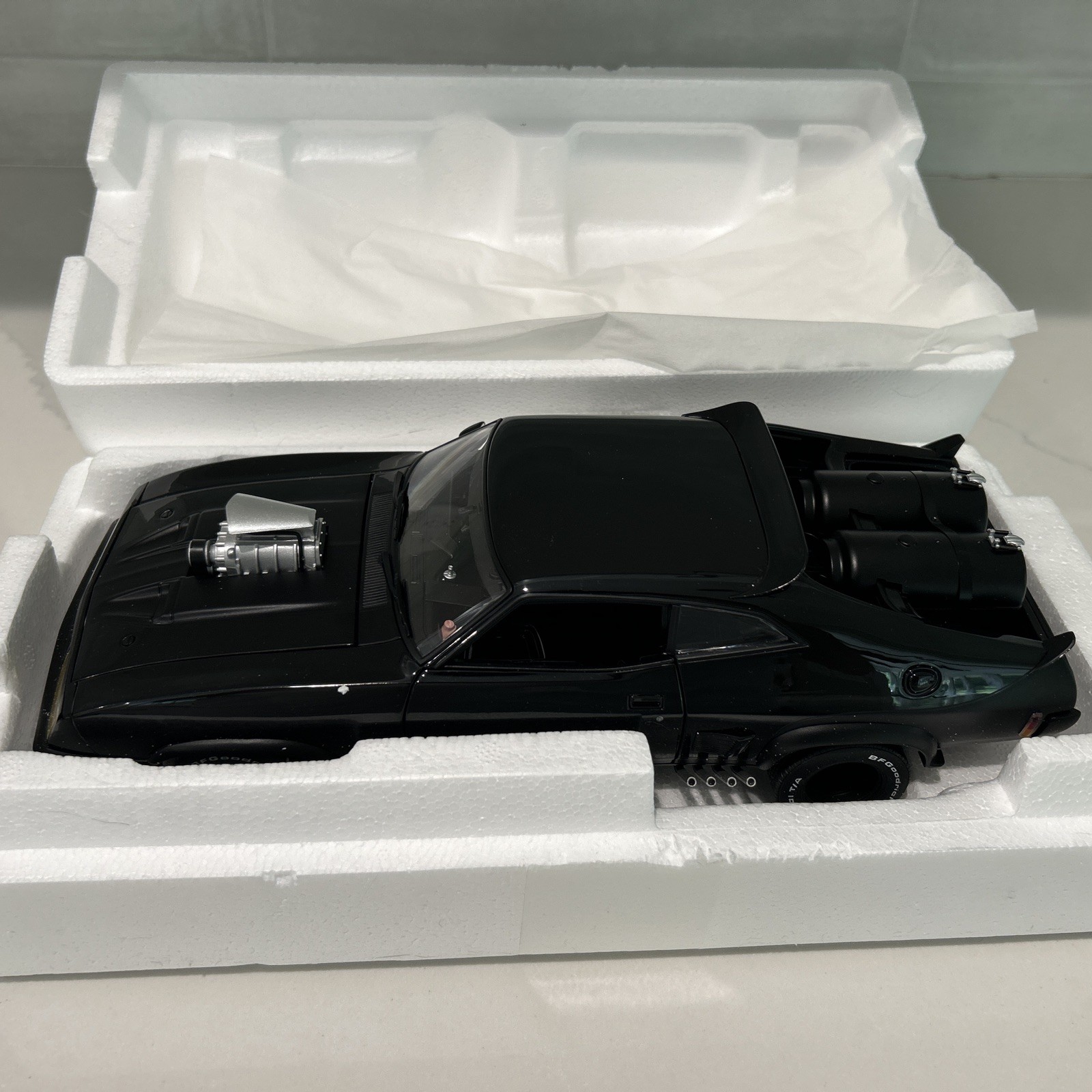 1/18 AUTOart Mad Max 2 Road Warrior Interceptor Complete w/ Dog Spare Tire RARE