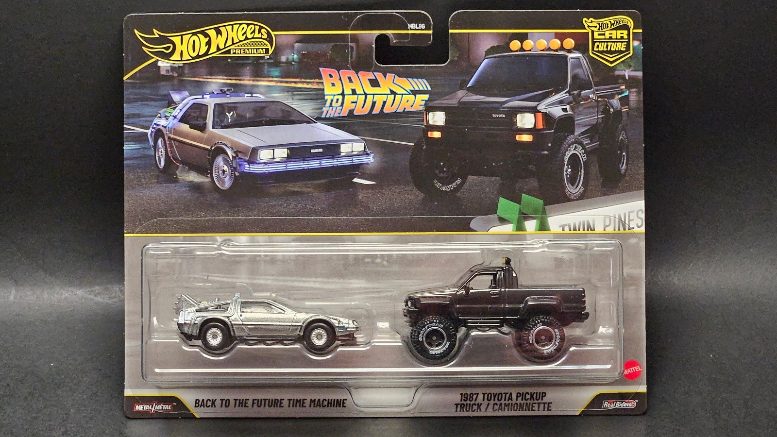 Hot Wheels 2 Pack Back To The Future Time Machine & 1987 Toyota Pickup Truck +++