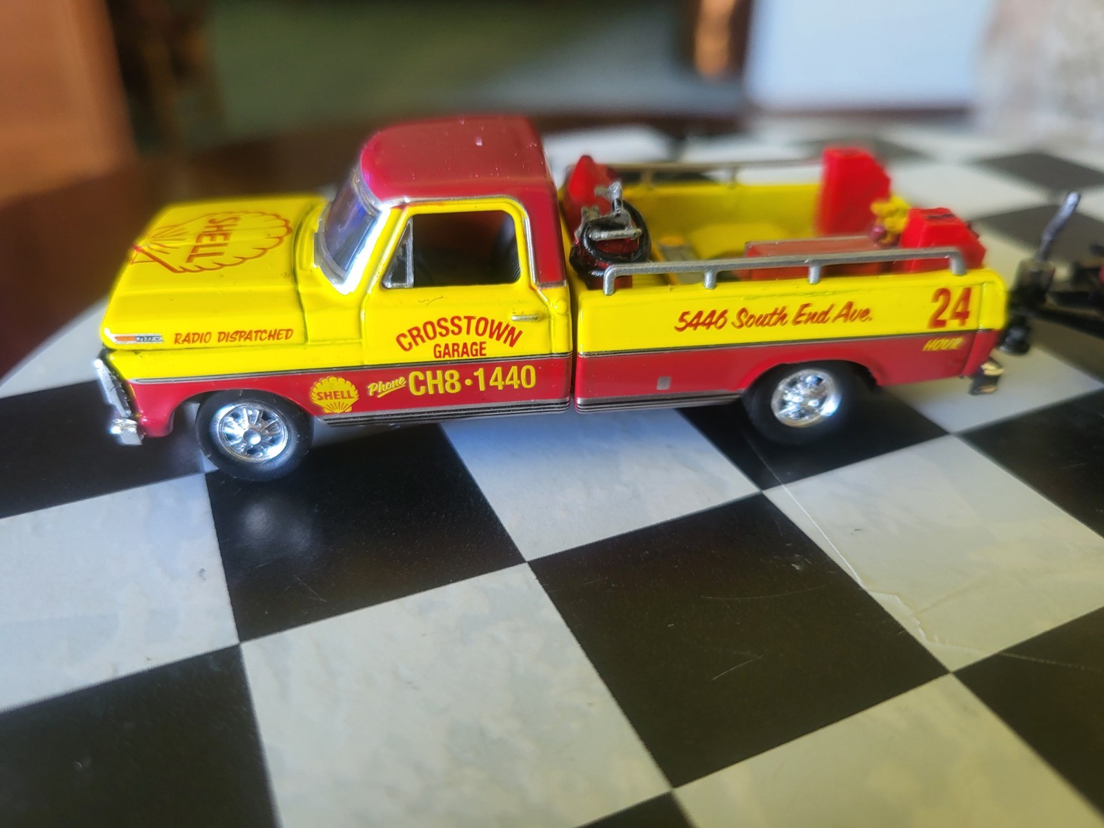 M2 SHELL Customized 69 FORD F-100 RANGER &Shell Ford Belly Tanker On A Trailer