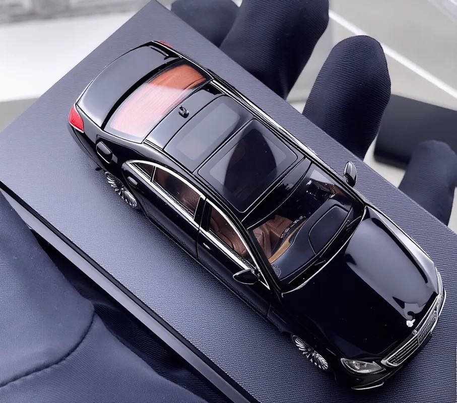 RM 1:64 Black S63 W222 Luxury Sedan Sports Model Diecast Metal Car