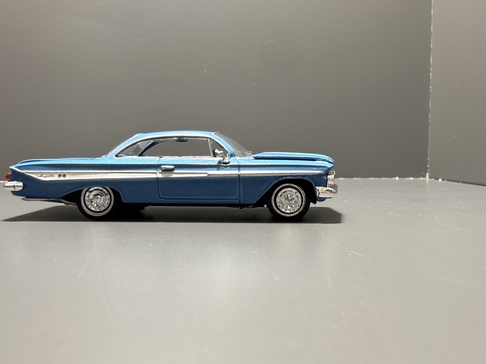 1961 61 Chevy Impala SS 409 Blue Opening Hood & Trunk 1/64 Scale