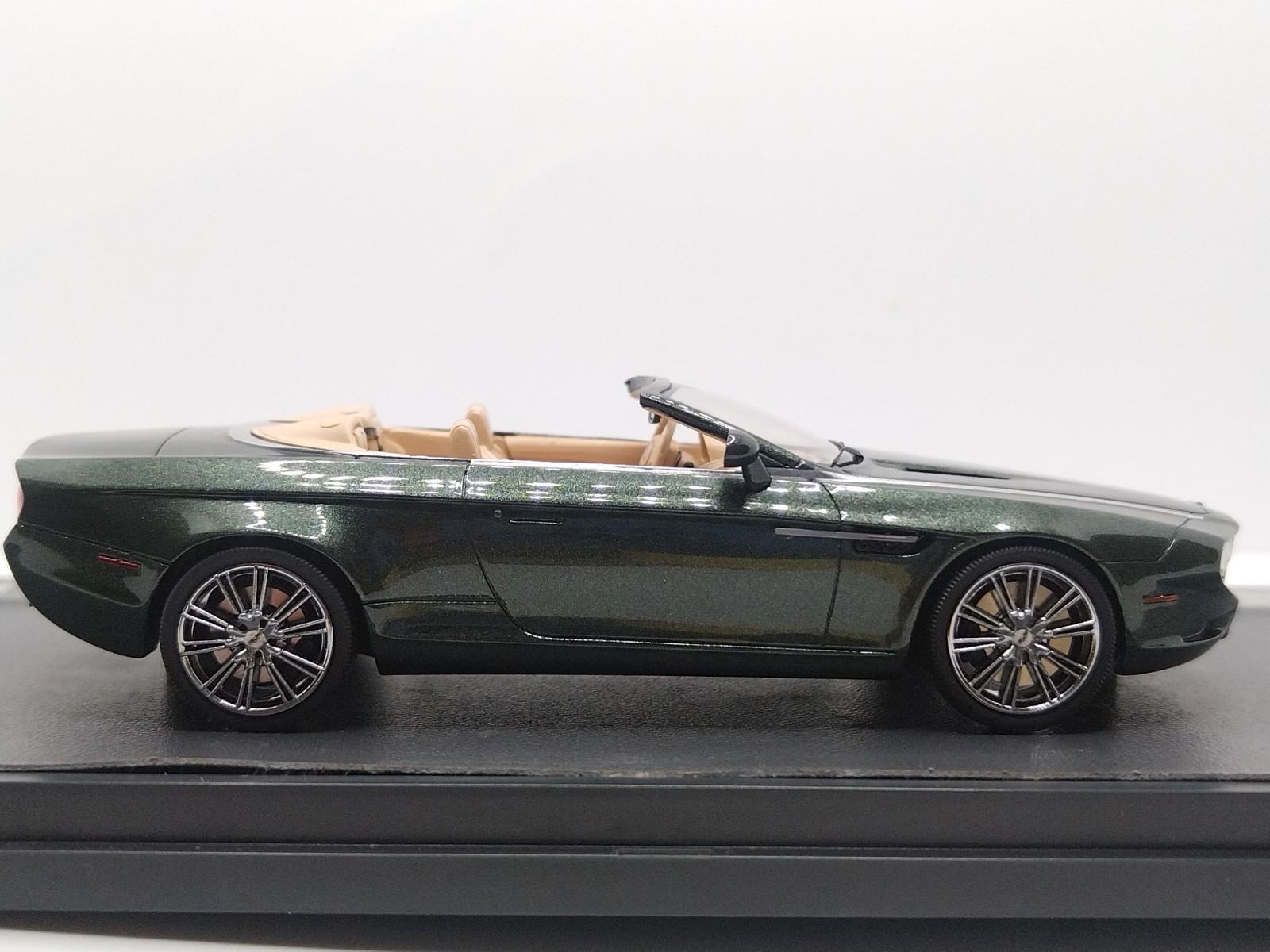 MATRIX 1/43 Aston Martin DB9 Spyder Centennial Zagato 2013. Extremely Rare!