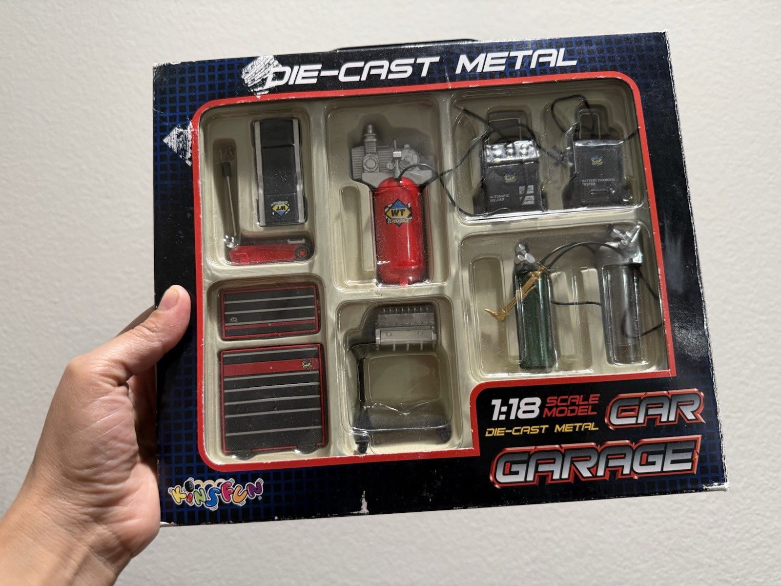 VTG Kintoy Car Garage 1:18 Scale Die-cast Set-Metal KinsFun Miniatures Sealed