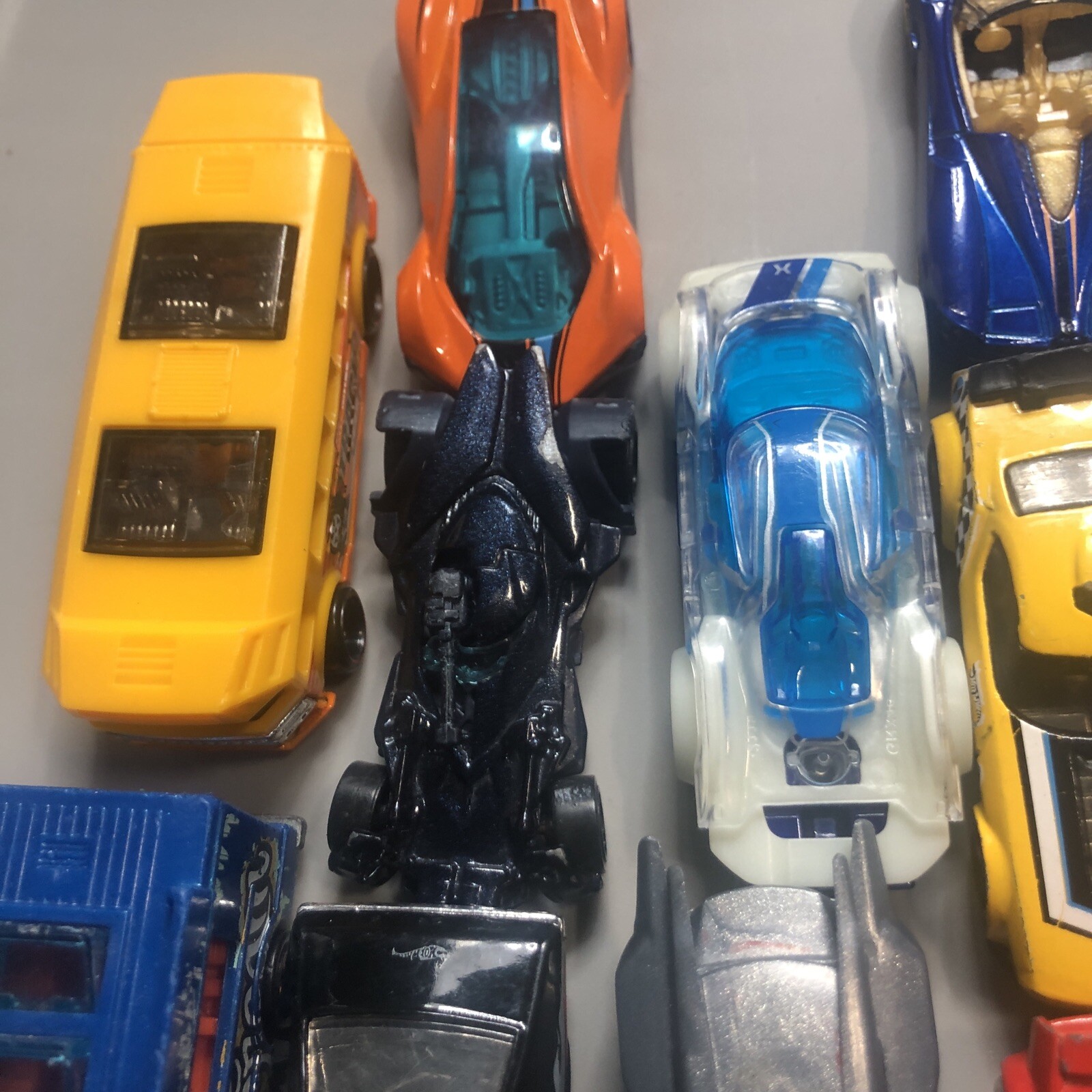 Hot Wheels Lot Of Cars 17 Mixed Please See Photos