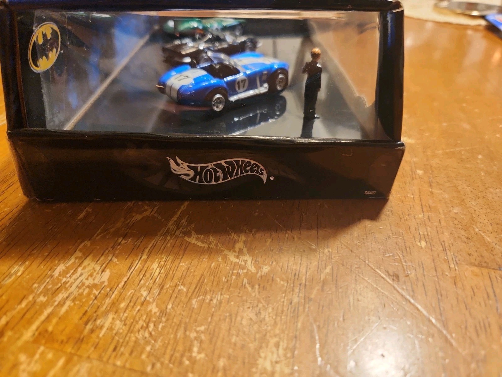 Hot Wheels Bruce Wayne Collection Batman 3 Car Set Jaguar/Ferrari/Shelby Read