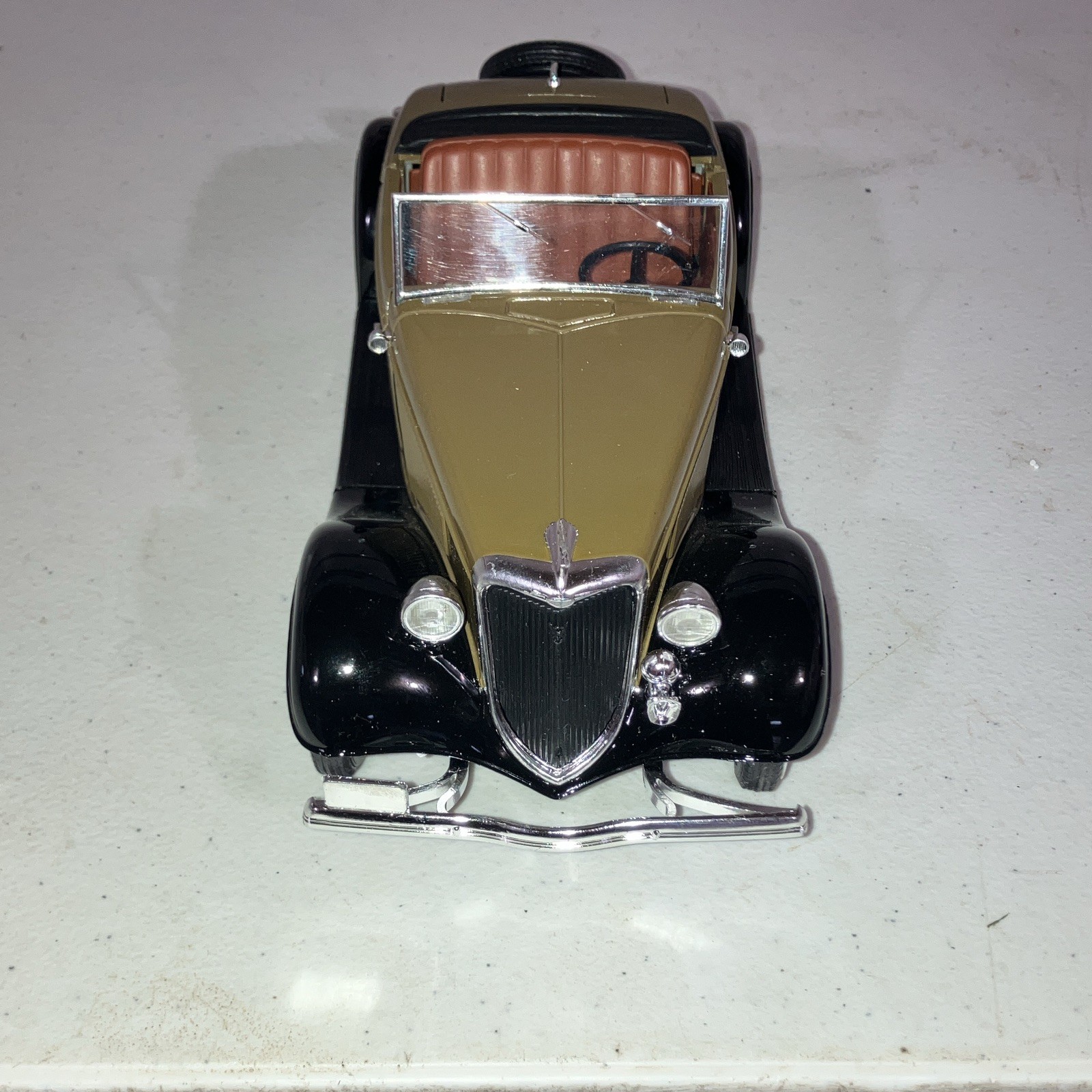 Fairfield Mint 1:24 1936 Ford Phaeton Diecast Tan/Black Opening Doors, Vintage