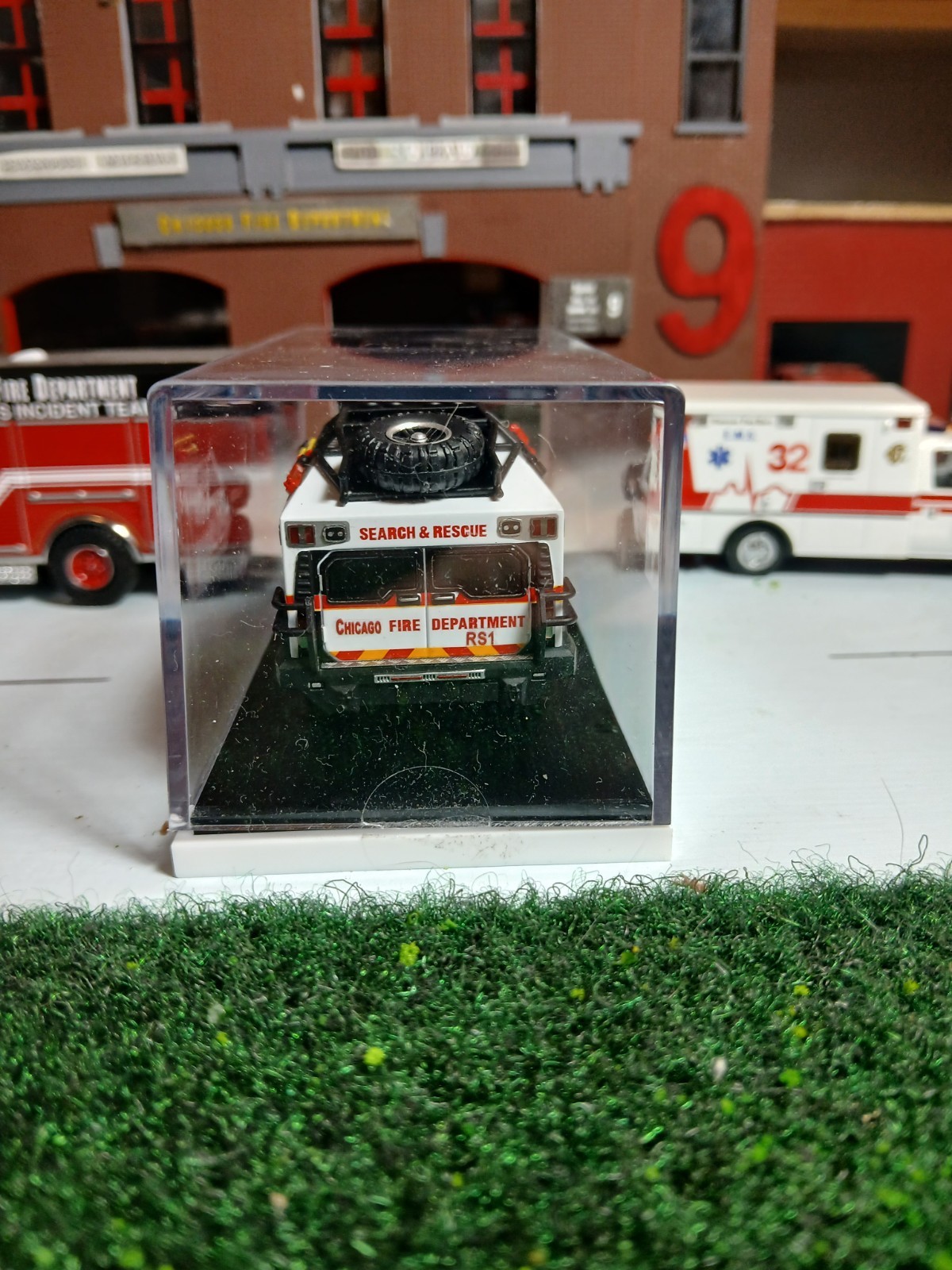 Code 3 1:64 MK Chicago Fire Dept. Hummer H2 Ambulance Kitbash Diecast. Rare