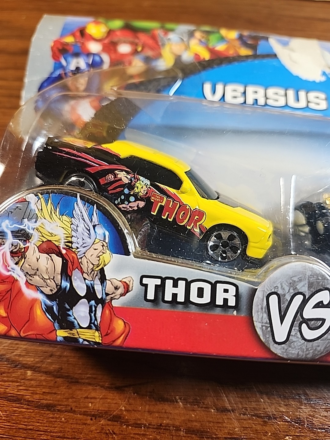 Marvel Universe Versus THOR vs LOKI New Die Cast