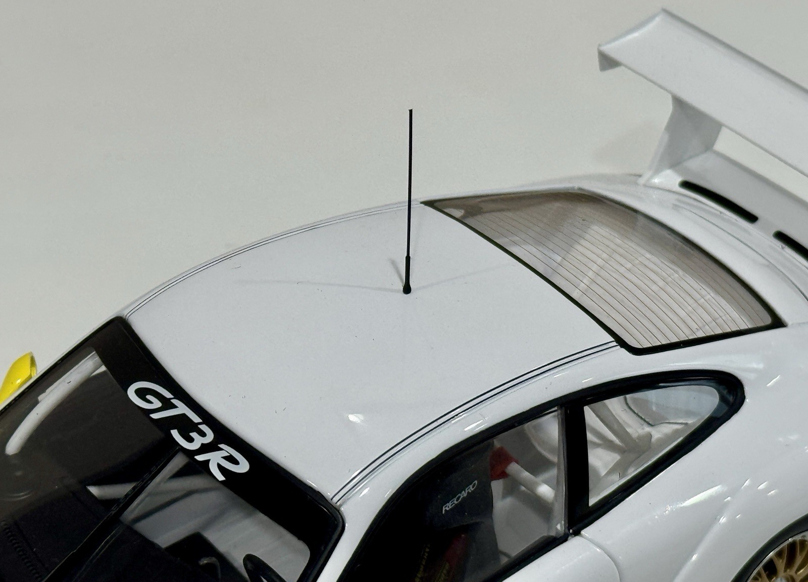 1/18 Scale AutoArt – Porsche 911 GT3 R 996 White No Decals Diecast with Box