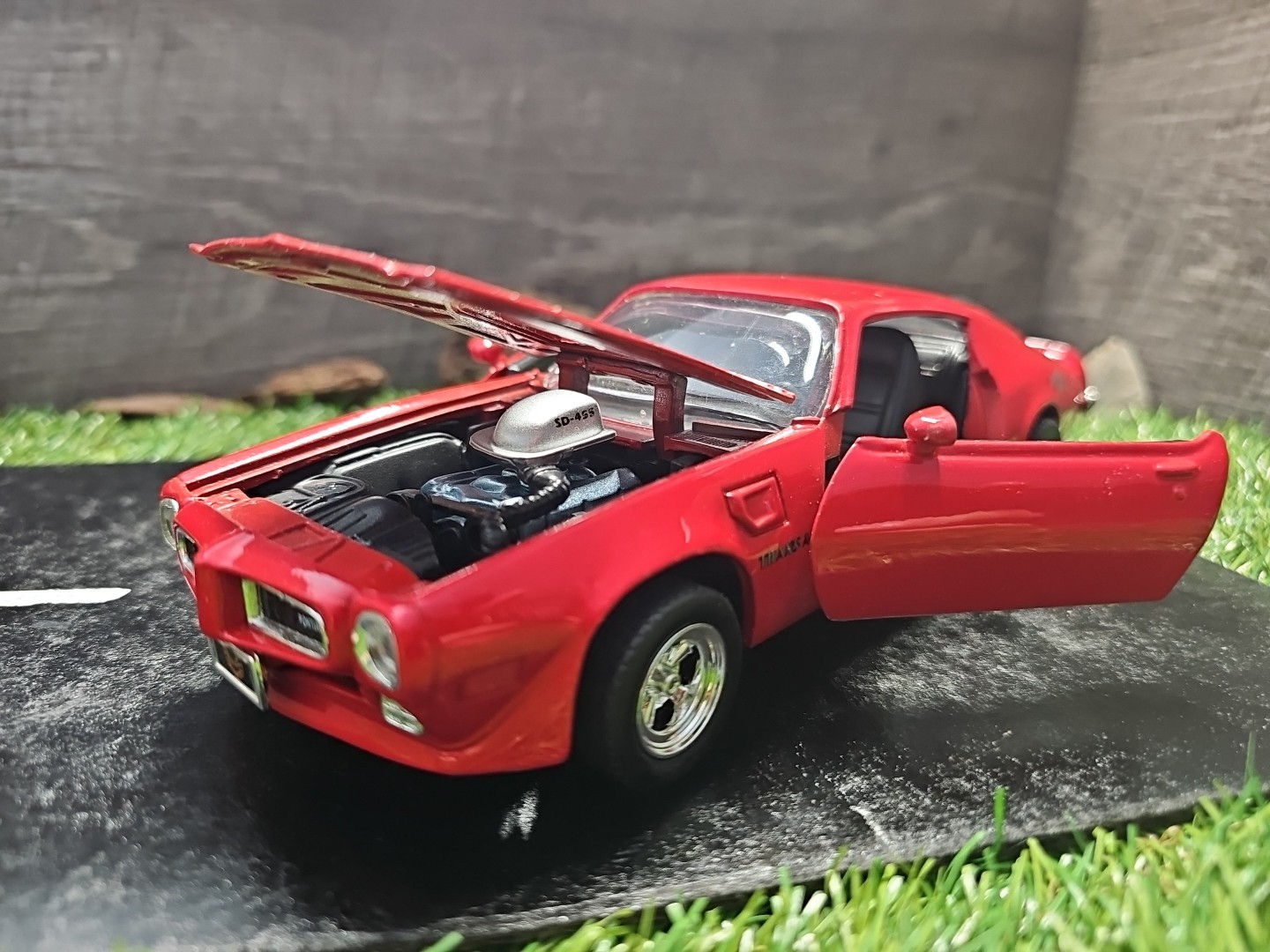 Motor Max American Graffiti 1973 Pontiac Firebird Trans Am 1:24 Scale Diecast