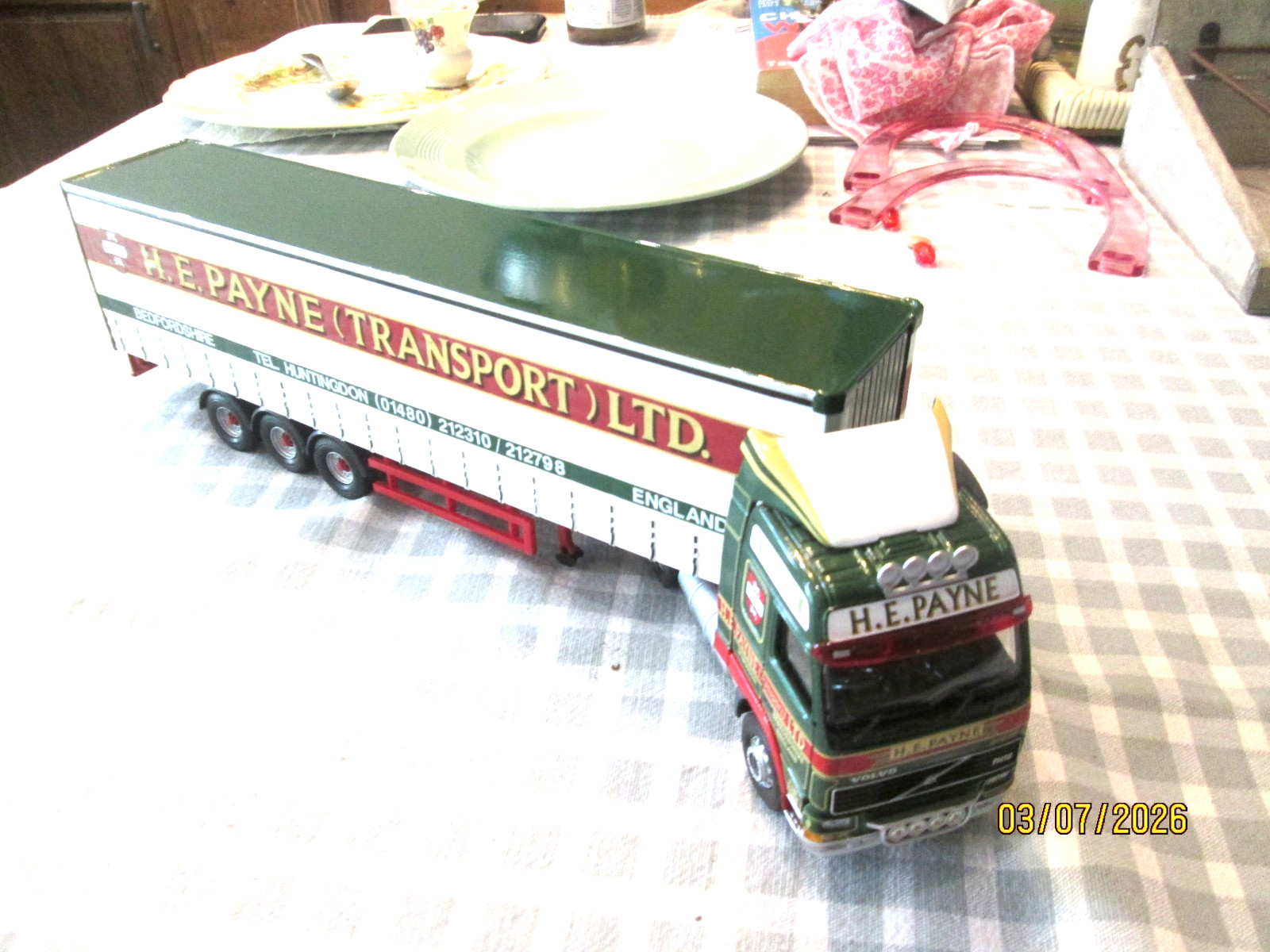 Corgi 1;50 – Volvo Tractor Unit & Curtainside Trailer- H E Payne- Unboxed