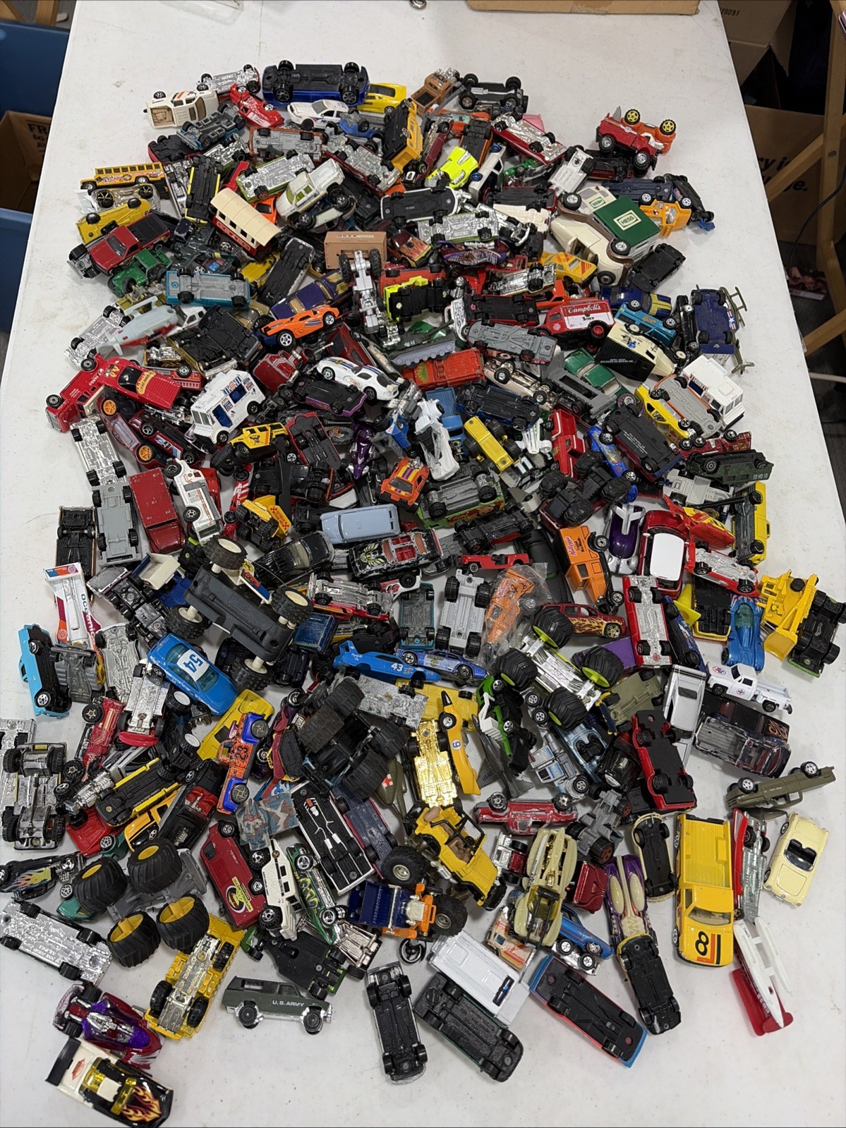 Huge Lot Hot Wheel Die Cast Cars Matchbox And Others Used – Full Box 26 Pounds