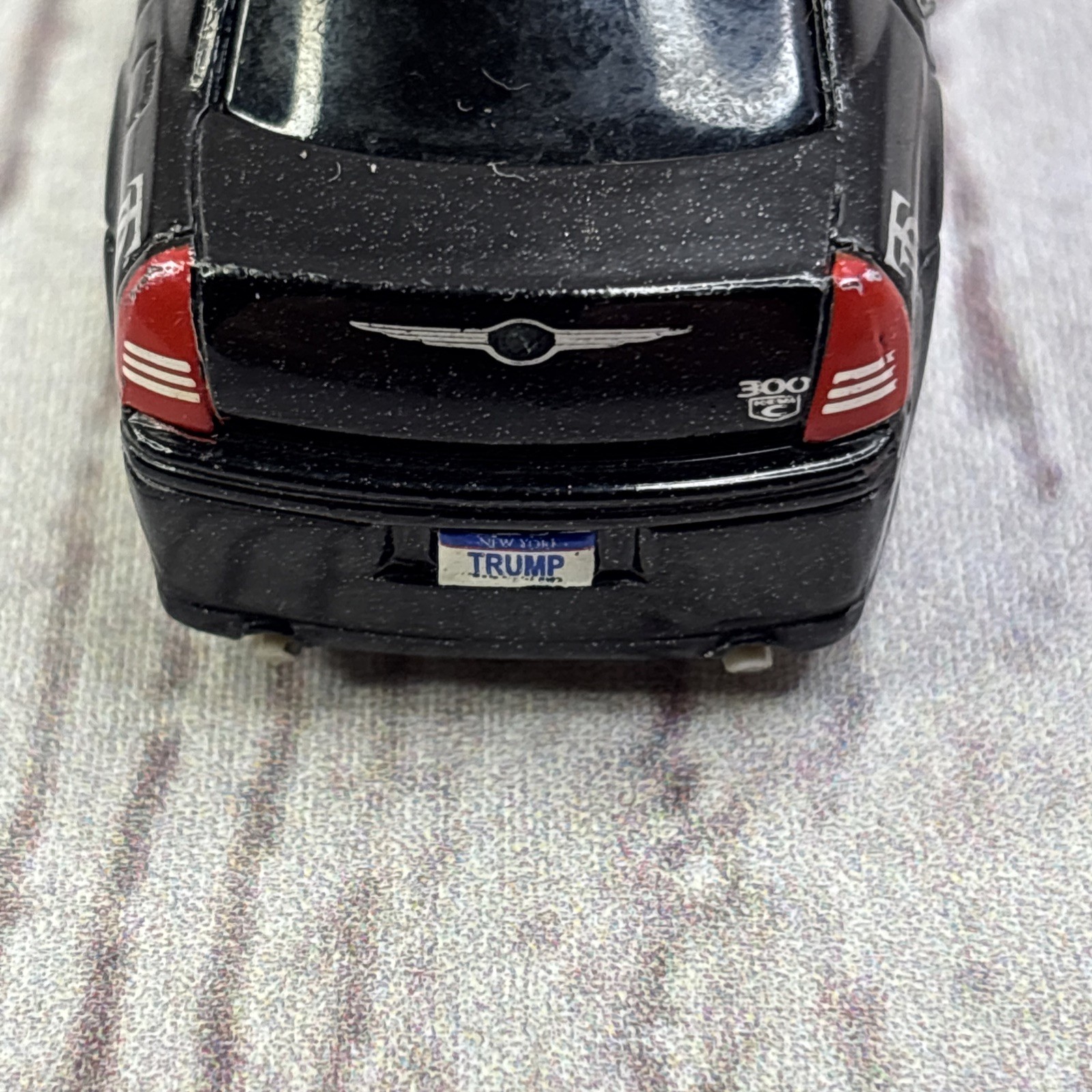 Trump Executive Diecast Collection Chrysler 300C Hemi Limo By Maisto 1/64 Scale