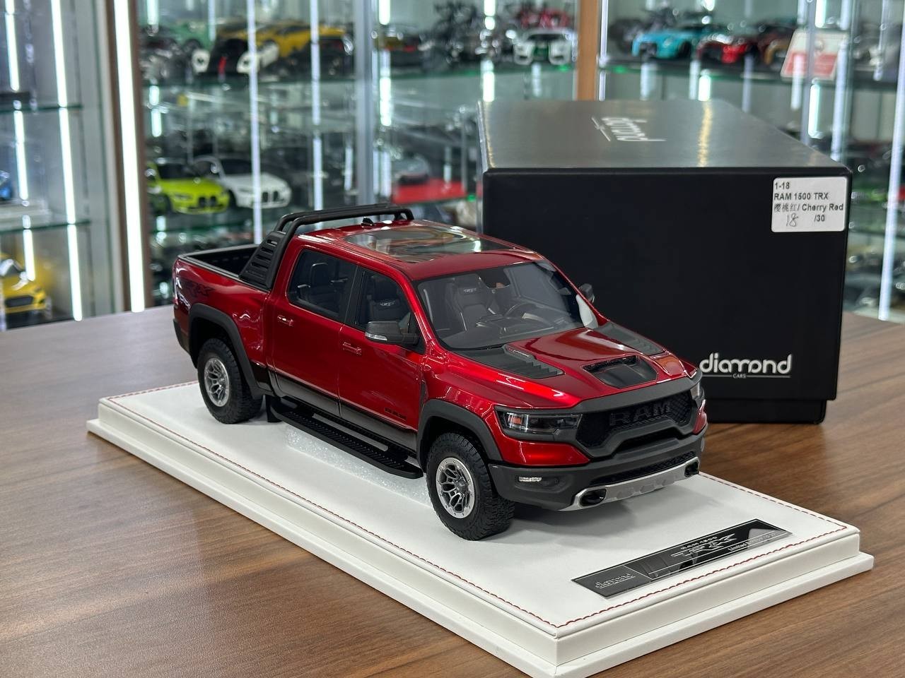 Dodge Ram TRX 1500 by Diamand Cherry Red – Ltd. Collector Car[1:18 Resin 70 pcs]