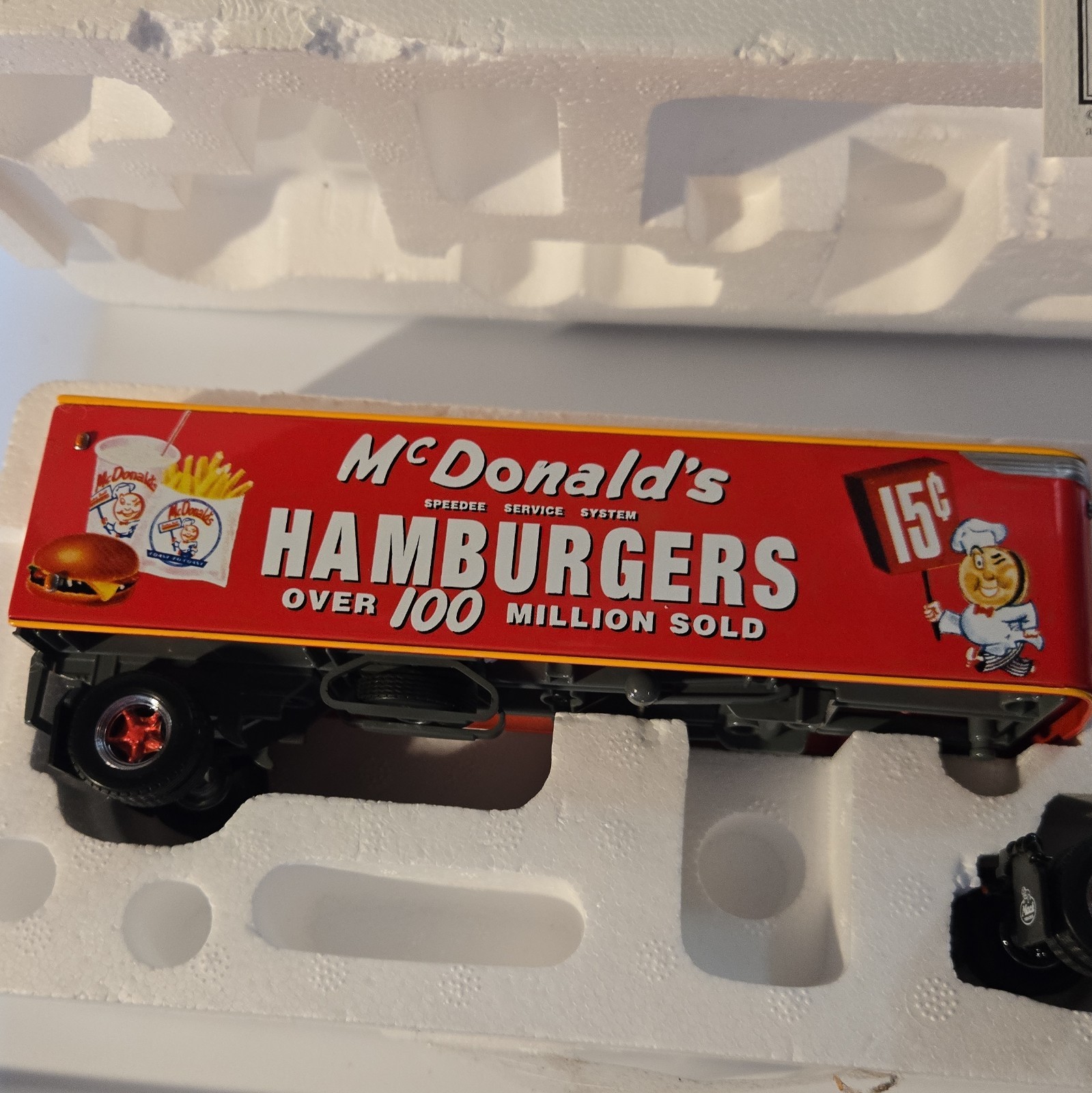 Matchbox Collectibles 1955 Mack McDonald’s Tractor Trailer 1:50 Diecast DYM34577
