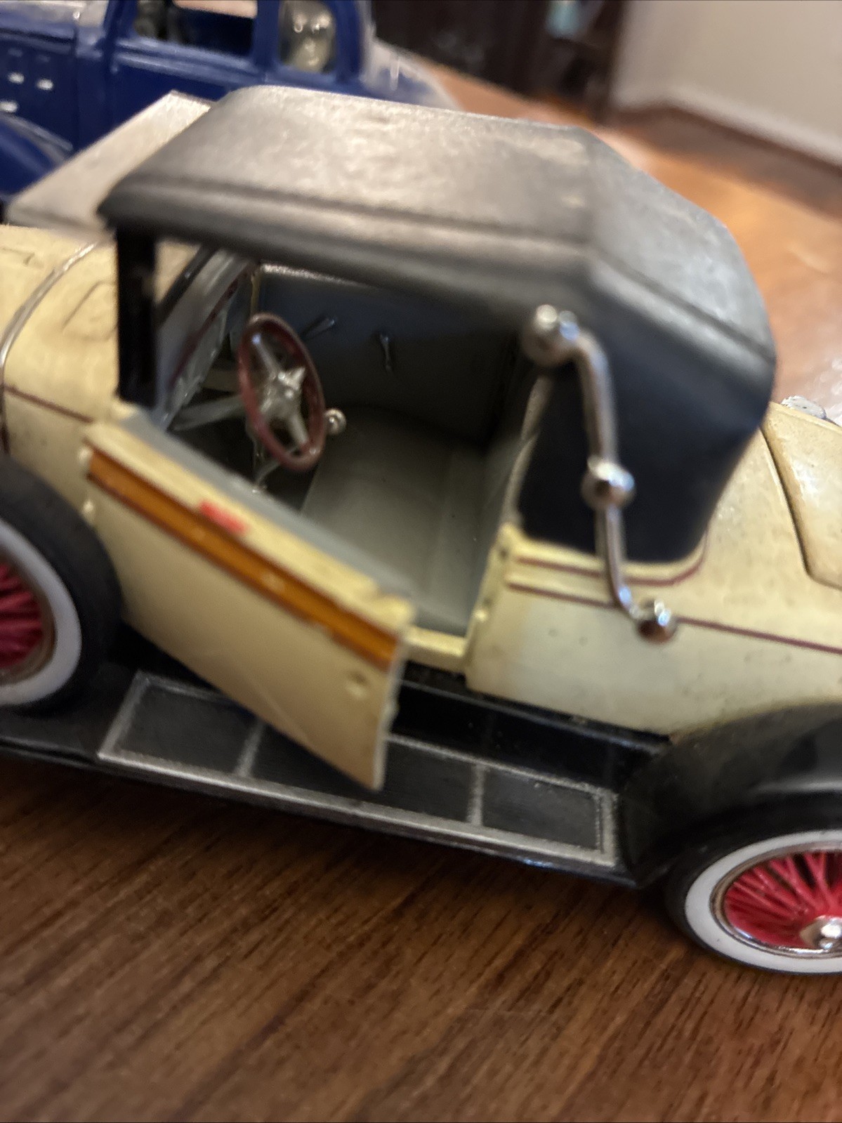 Diecast 1933 Chevrolet Eagle, 1927 314 Roadster 1:32