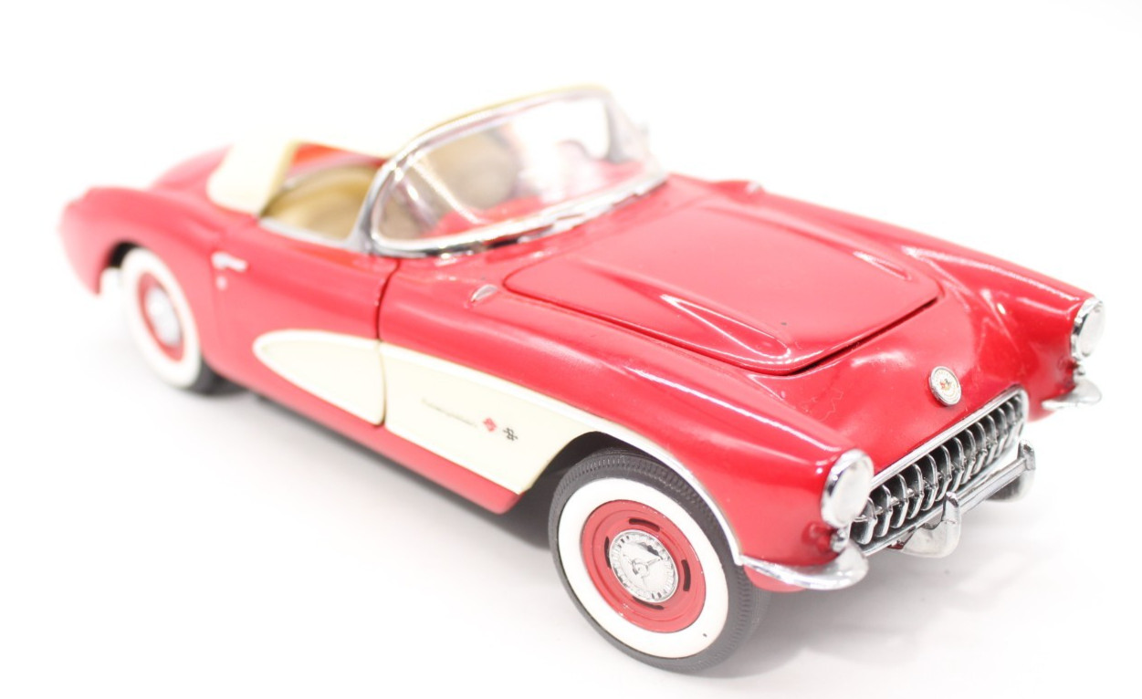 Franklin Mint 1957 Chevrolet Corvette Convertible Die-Cast Model Car 1:24 Scale