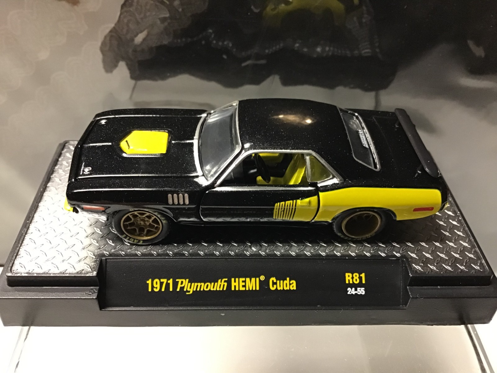 M2 1:64 1971 Plymouth Cuda “Mopar Garage” 1 of 9000 PCS. R81 24-55