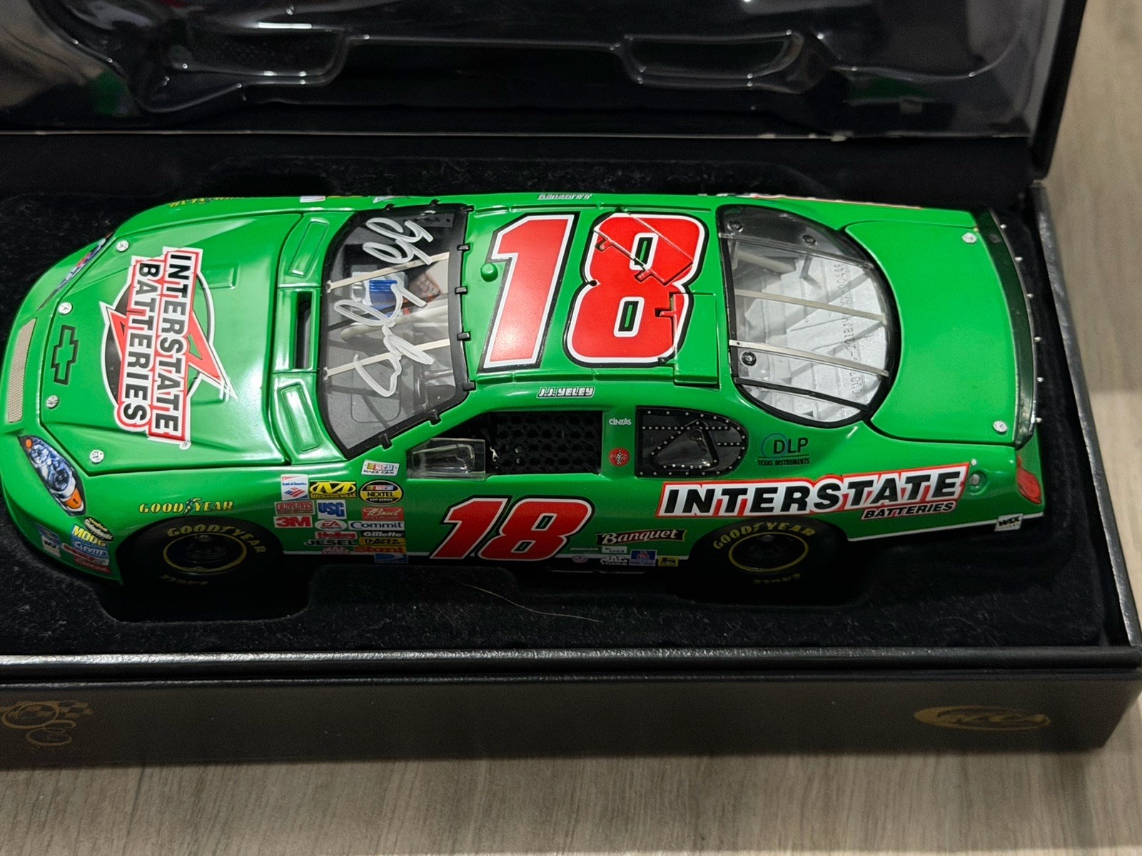 Owners Elite 1:24 #18 Interstate Batteries 2007 Chevy Monte Carlo SS Autographed