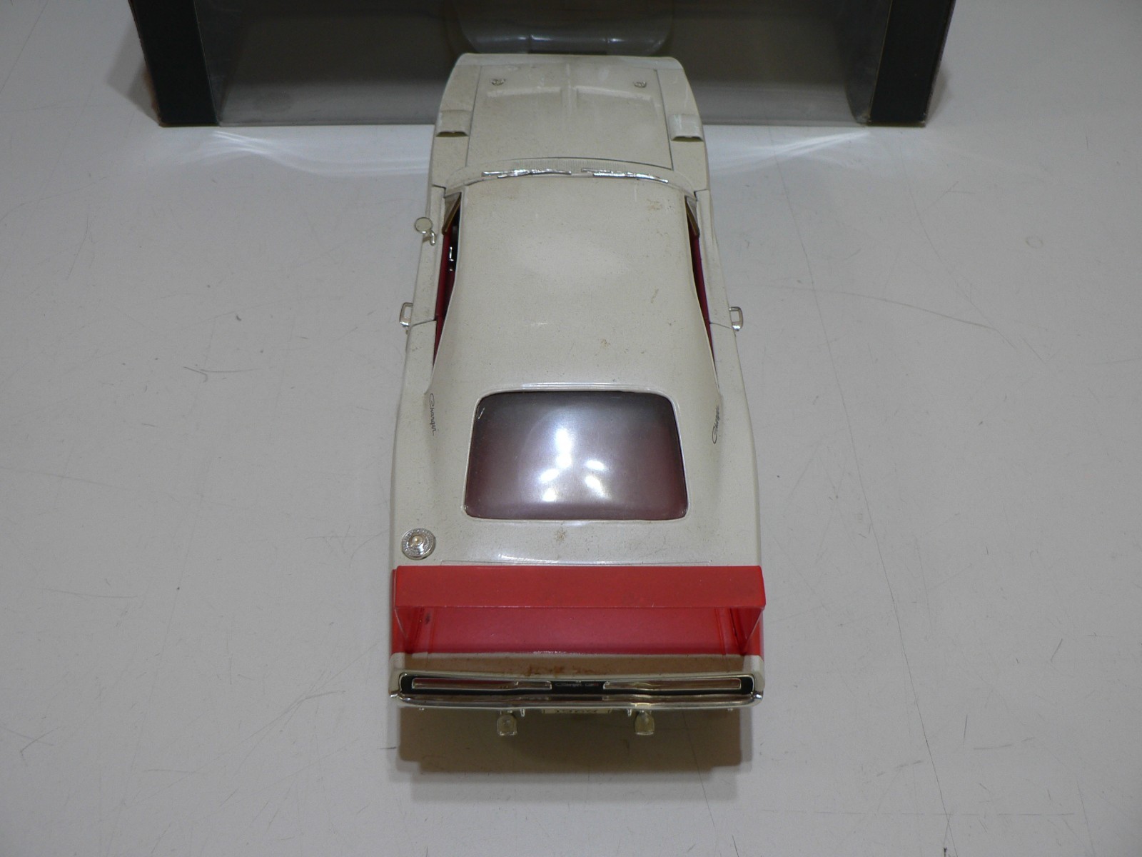 Vintage Ertl American Muscle 1969 White Dodge Charger Hemi Daytona Die Cast